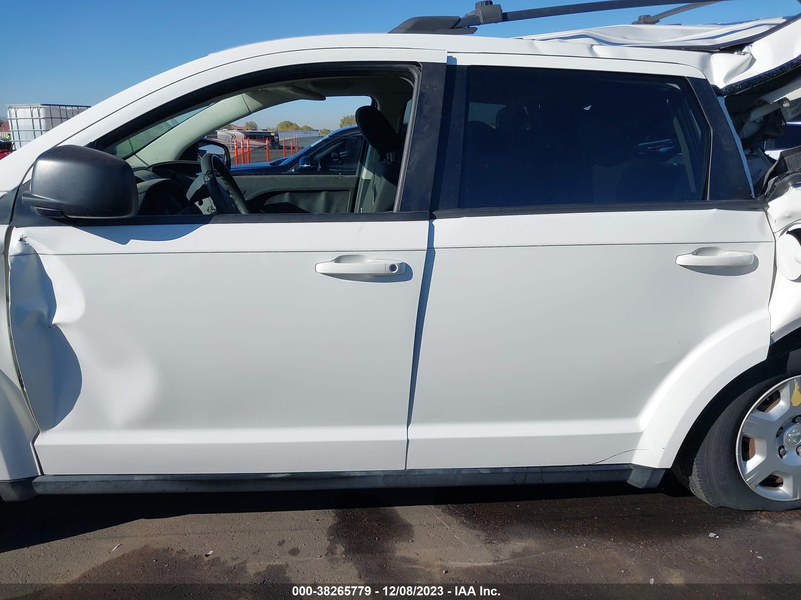 Photo 13 VIN: 3D4GG47BX9T166294 - DODGE JOURNEY 