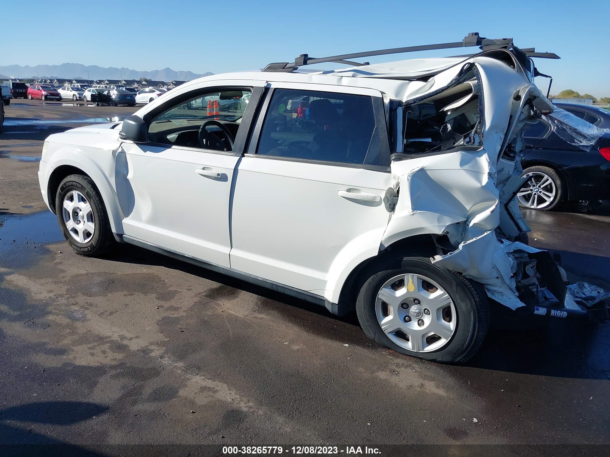 Photo 2 VIN: 3D4GG47BX9T166294 - DODGE JOURNEY 