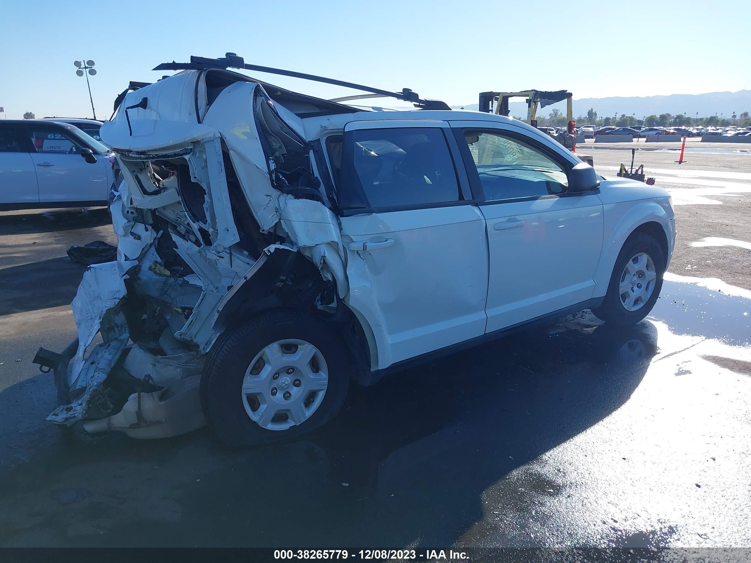 Photo 3 VIN: 3D4GG47BX9T166294 - DODGE JOURNEY 