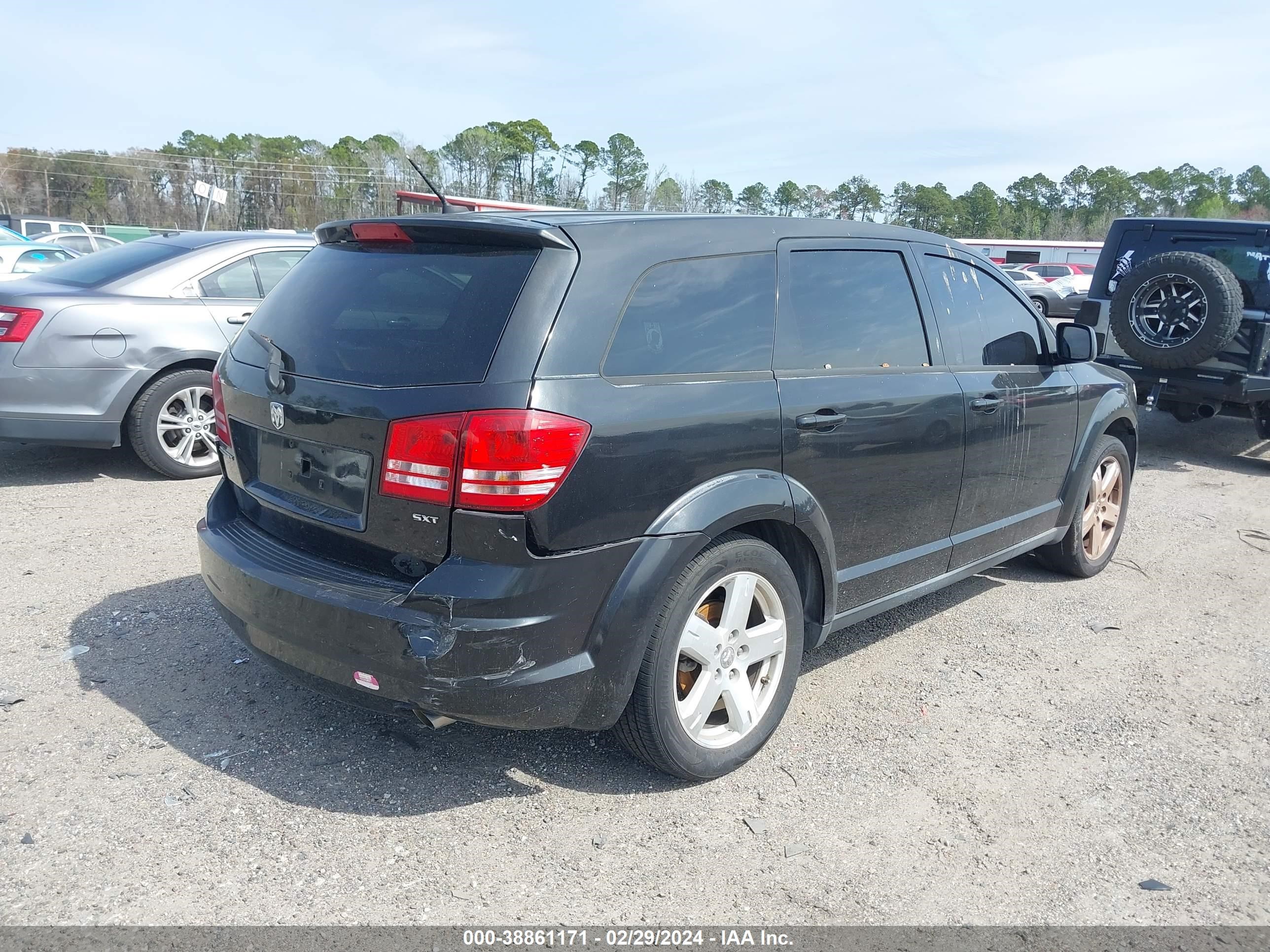 Photo 3 VIN: 3D4GG57V09T143199 - DODGE JOURNEY 