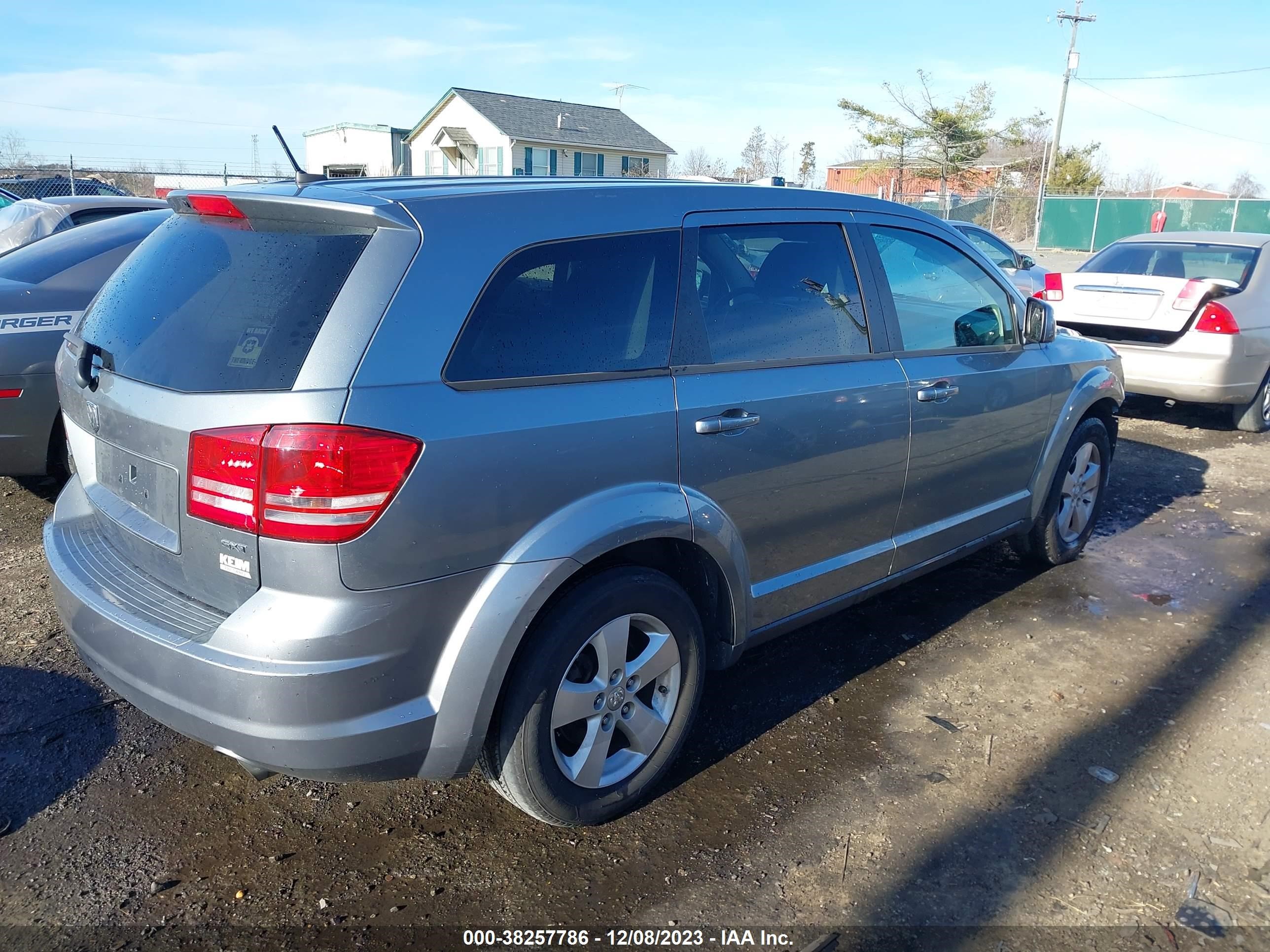 Photo 3 VIN: 3D4GG57V29T231154 - DODGE JOURNEY 