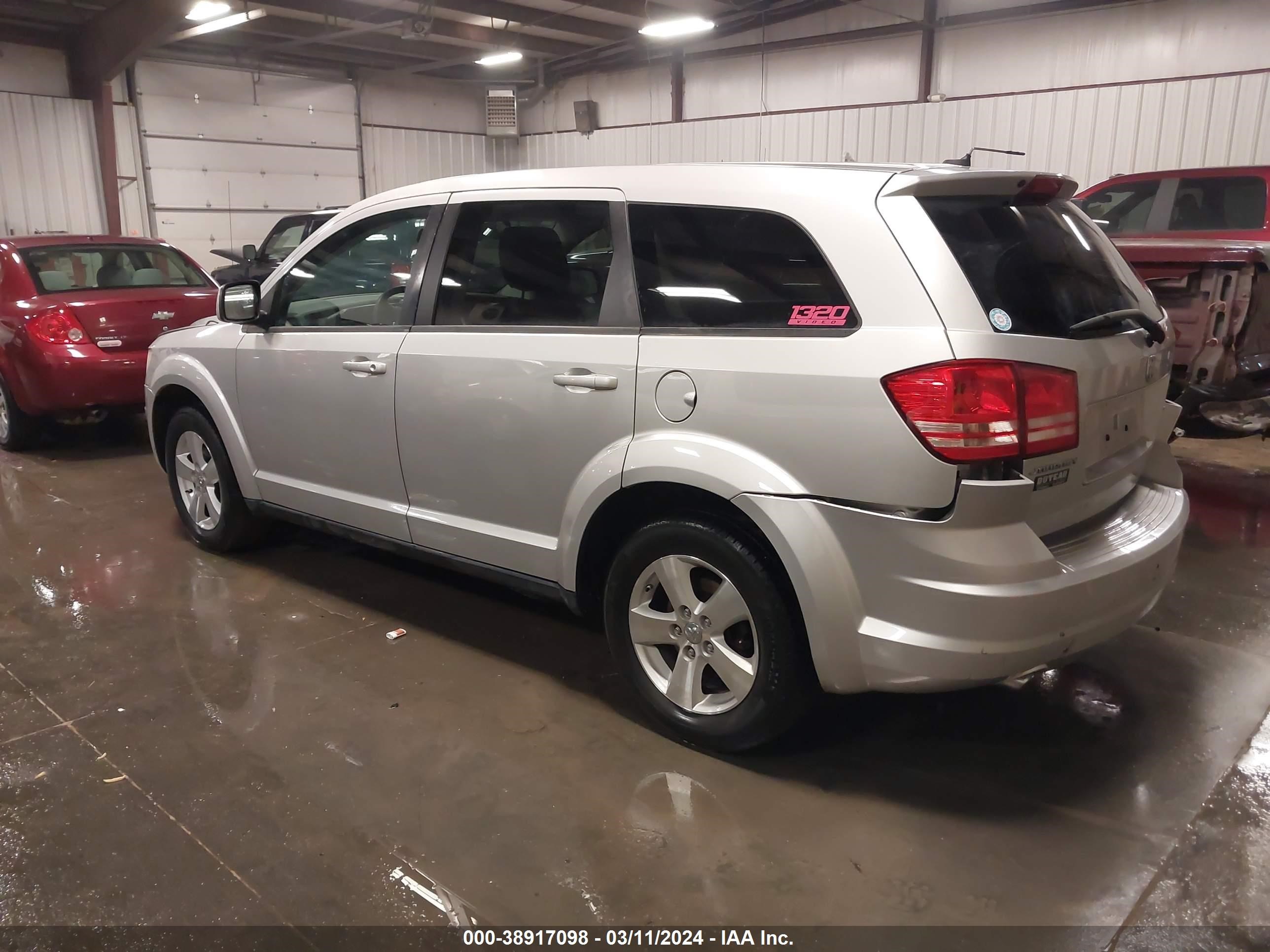 Photo 2 VIN: 3D4GG57V29T239092 - DODGE JOURNEY 