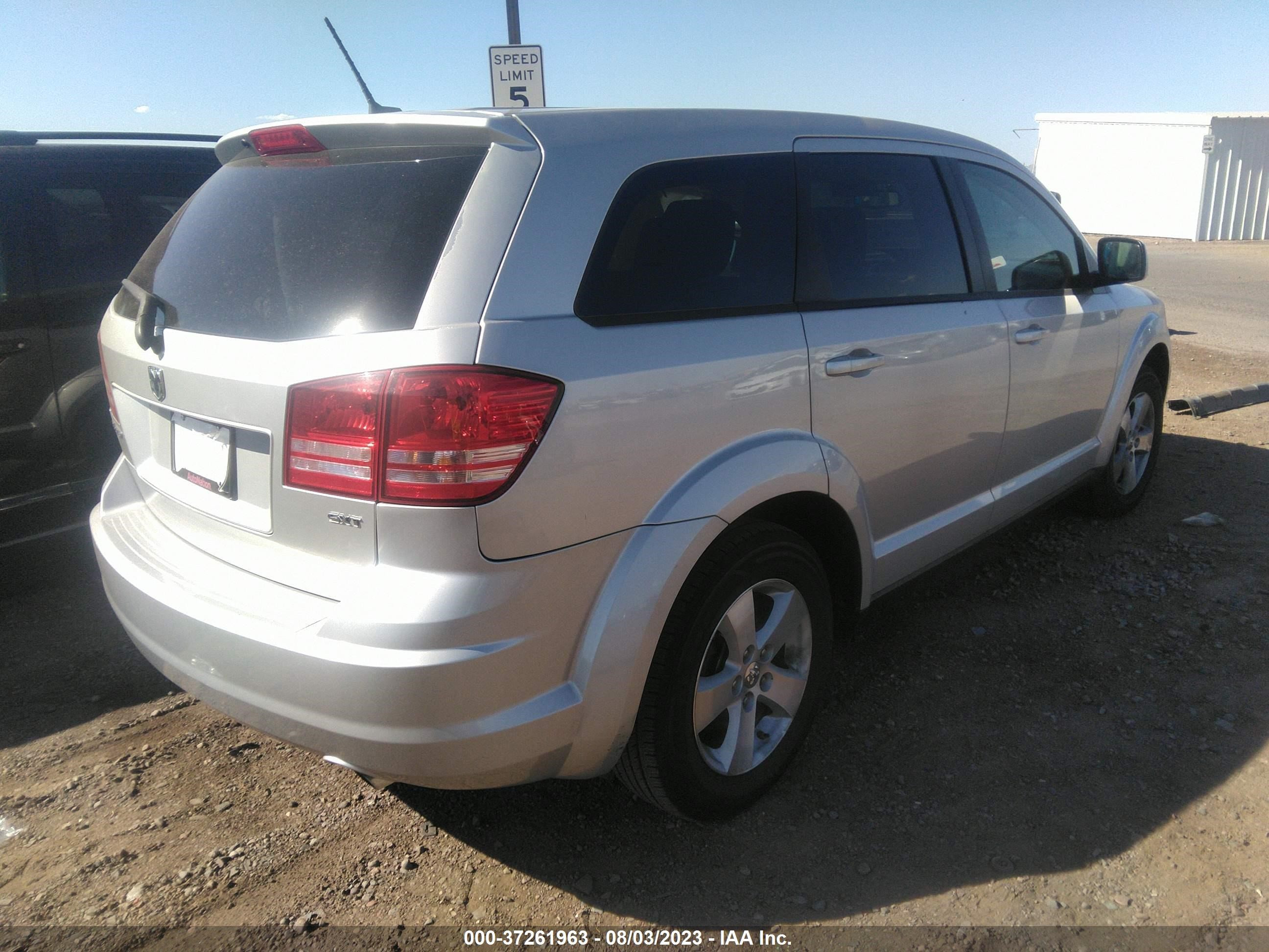 Photo 3 VIN: 3D4GG57V49T198710 - DODGE JOURNEY 