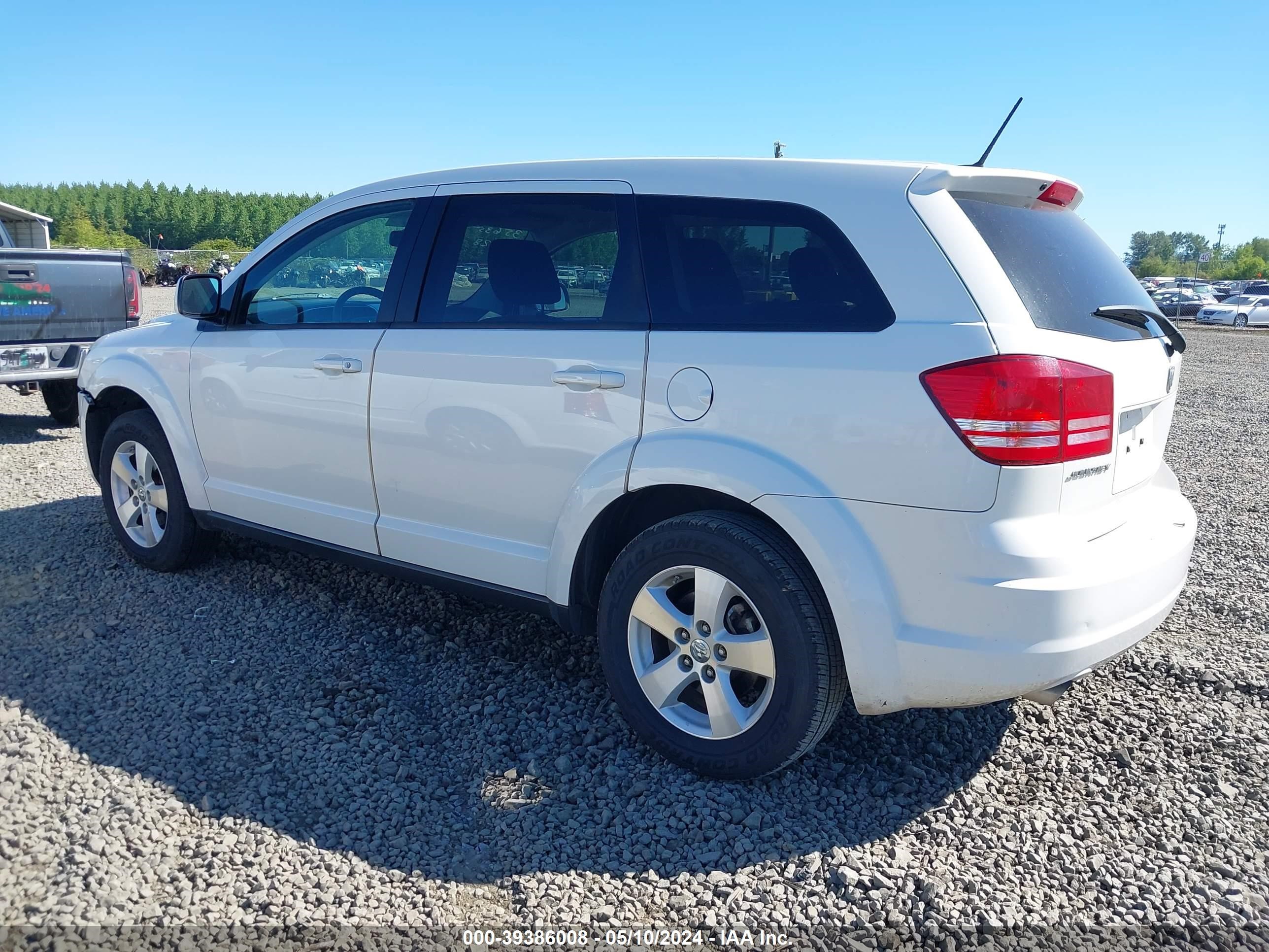 Photo 2 VIN: 3D4GG57V69T157947 - DODGE JOURNEY 