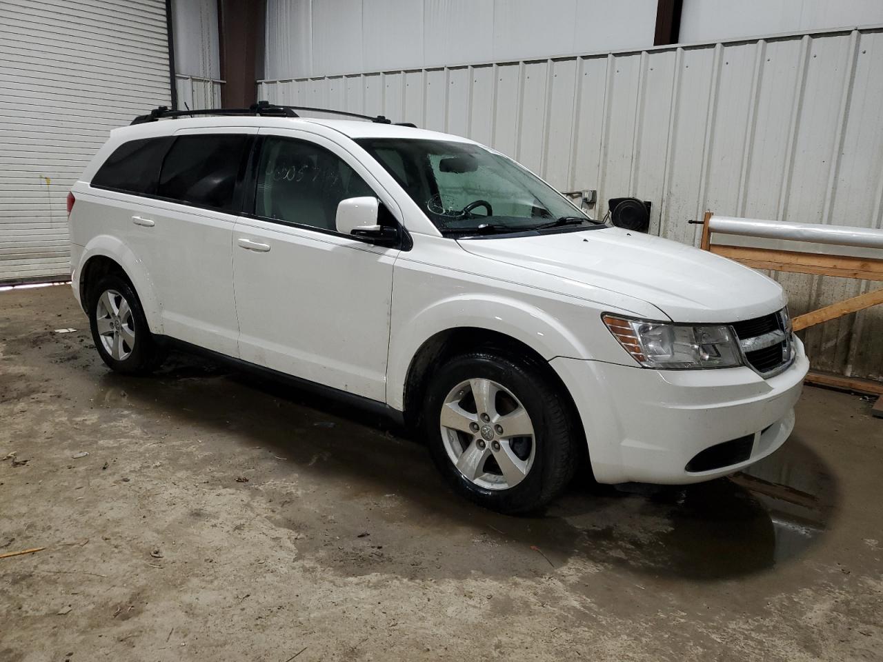 Photo 3 VIN: 3D4GG57V89T146674 - DODGE JOURNEY 