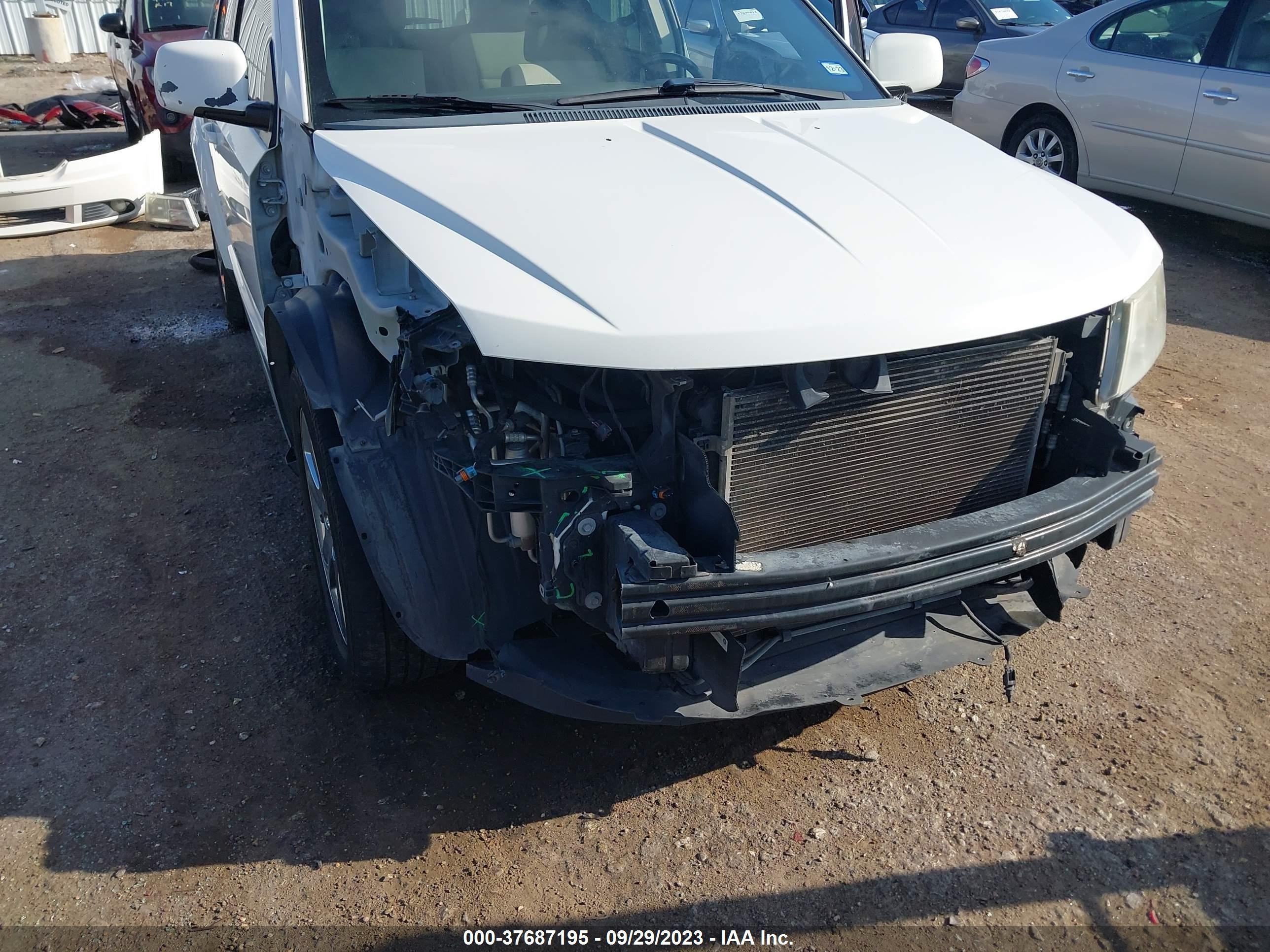 Photo 5 VIN: 3D4GG57V99T134095 - DODGE JOURNEY 