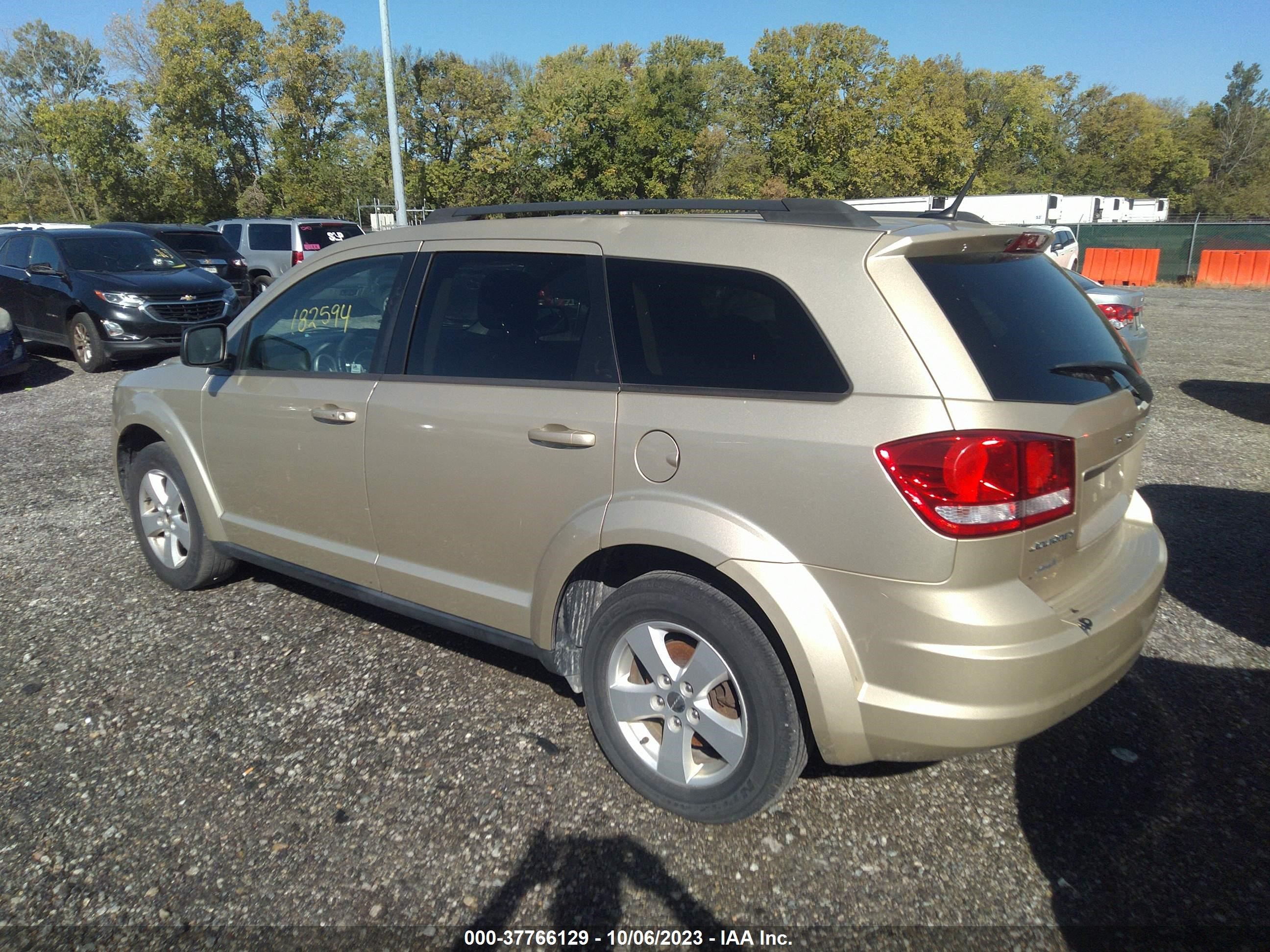 Photo 2 VIN: 3D4PG4FB0BT561849 - DODGE JOURNEY 