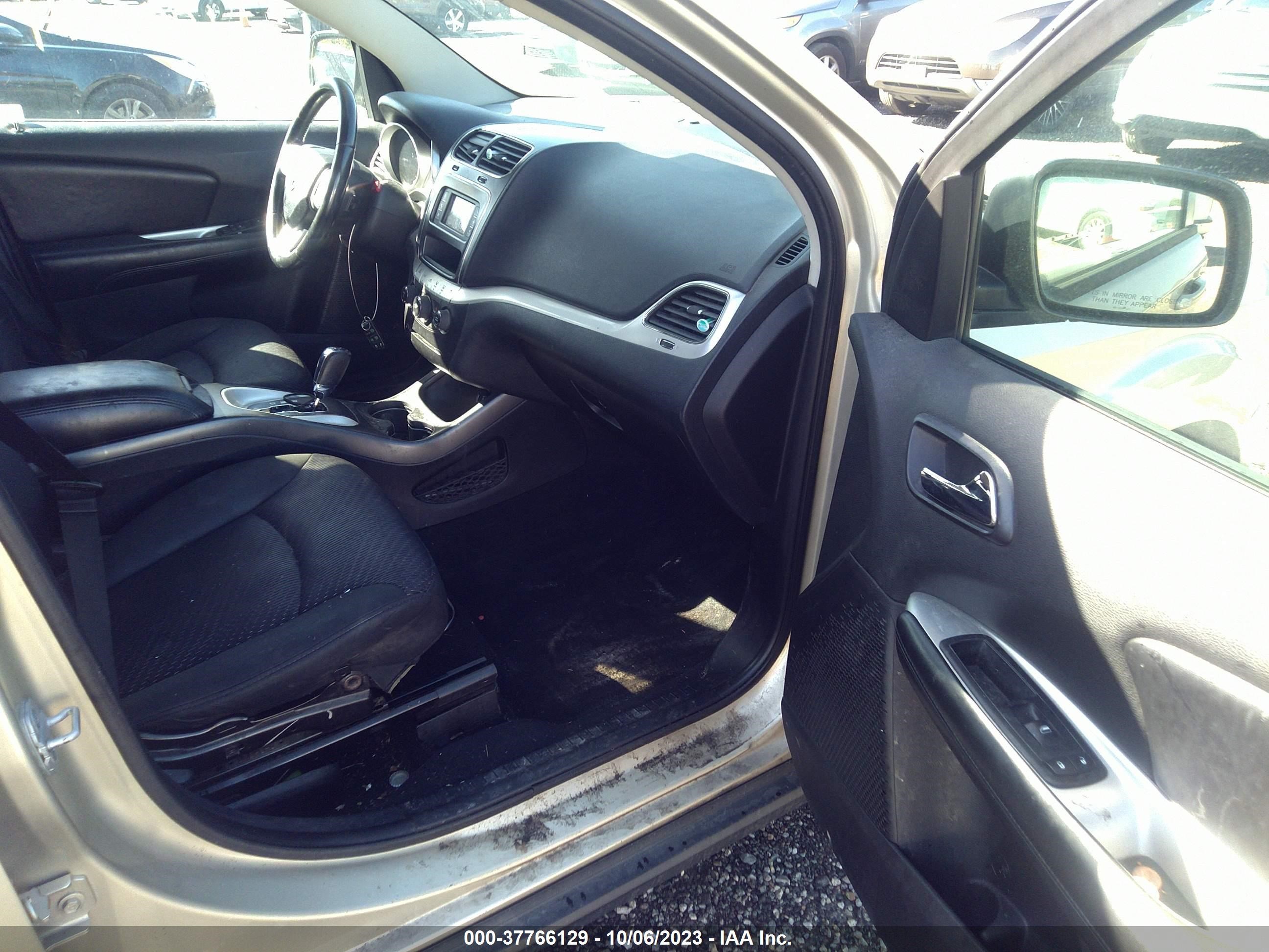 Photo 4 VIN: 3D4PG4FB0BT561849 - DODGE JOURNEY 