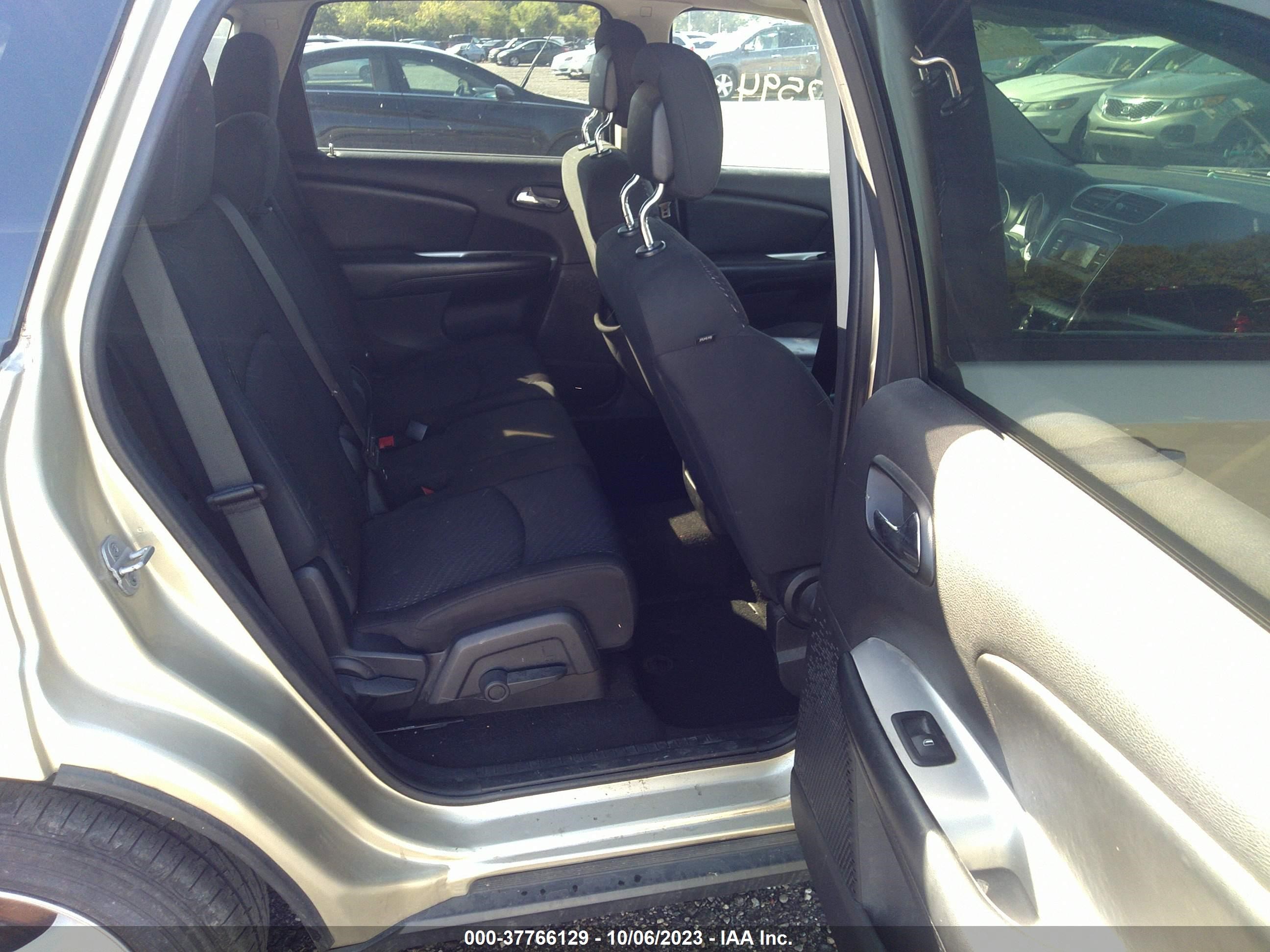 Photo 7 VIN: 3D4PG4FB0BT561849 - DODGE JOURNEY 