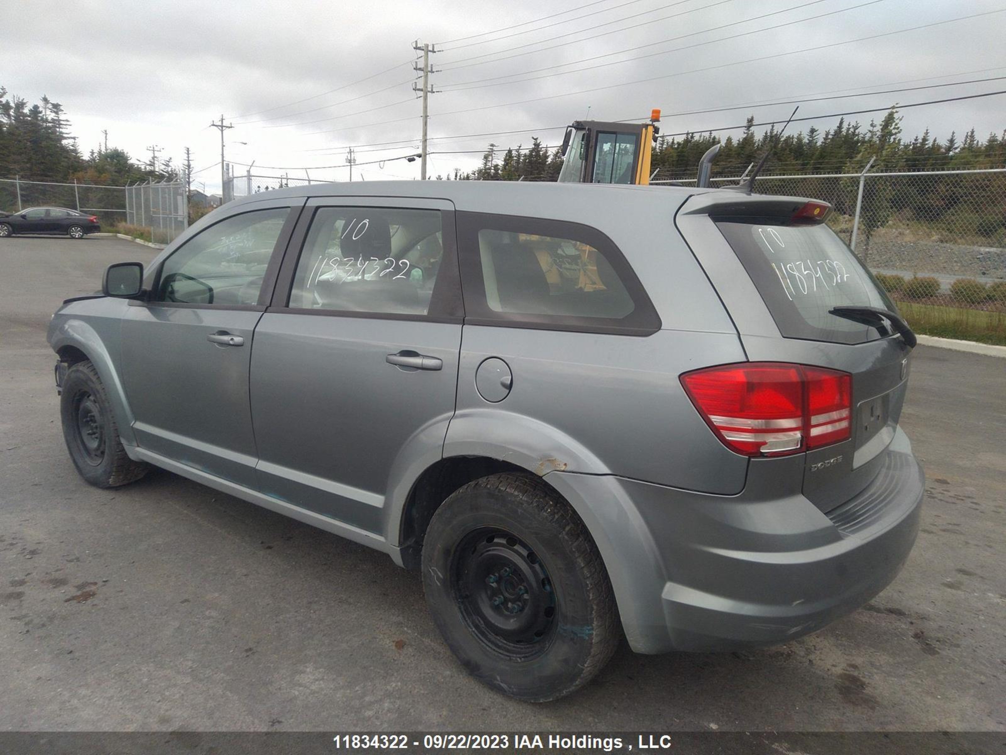 Photo 2 VIN: 3D4PG4FB2AT144893 - DODGE JOURNEY 