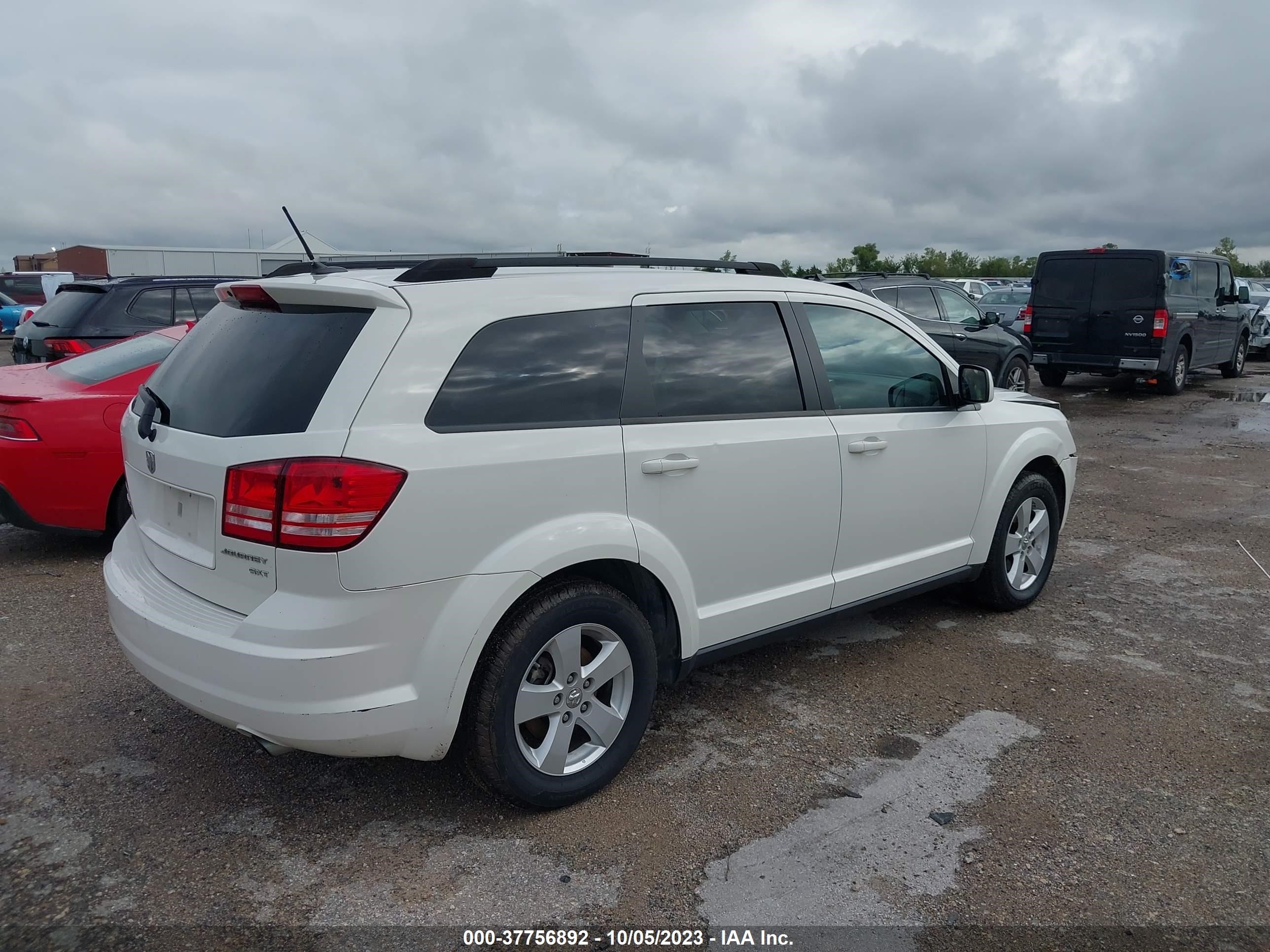 Photo 3 VIN: 3D4PG5FVXAT150540 - DODGE JOURNEY 