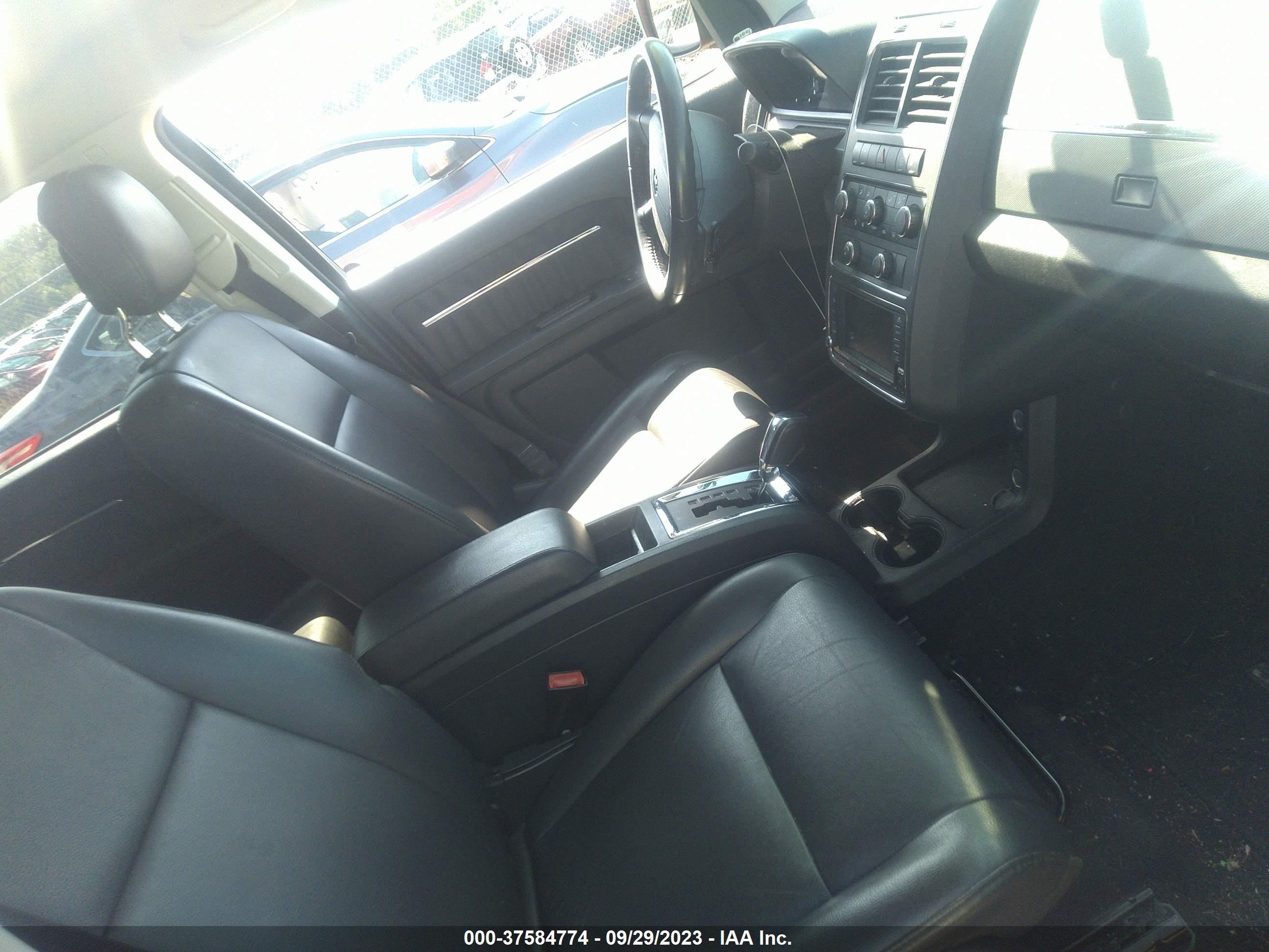 Photo 4 VIN: 3D4PG9FV2AT227375 - DODGE JOURNEY 