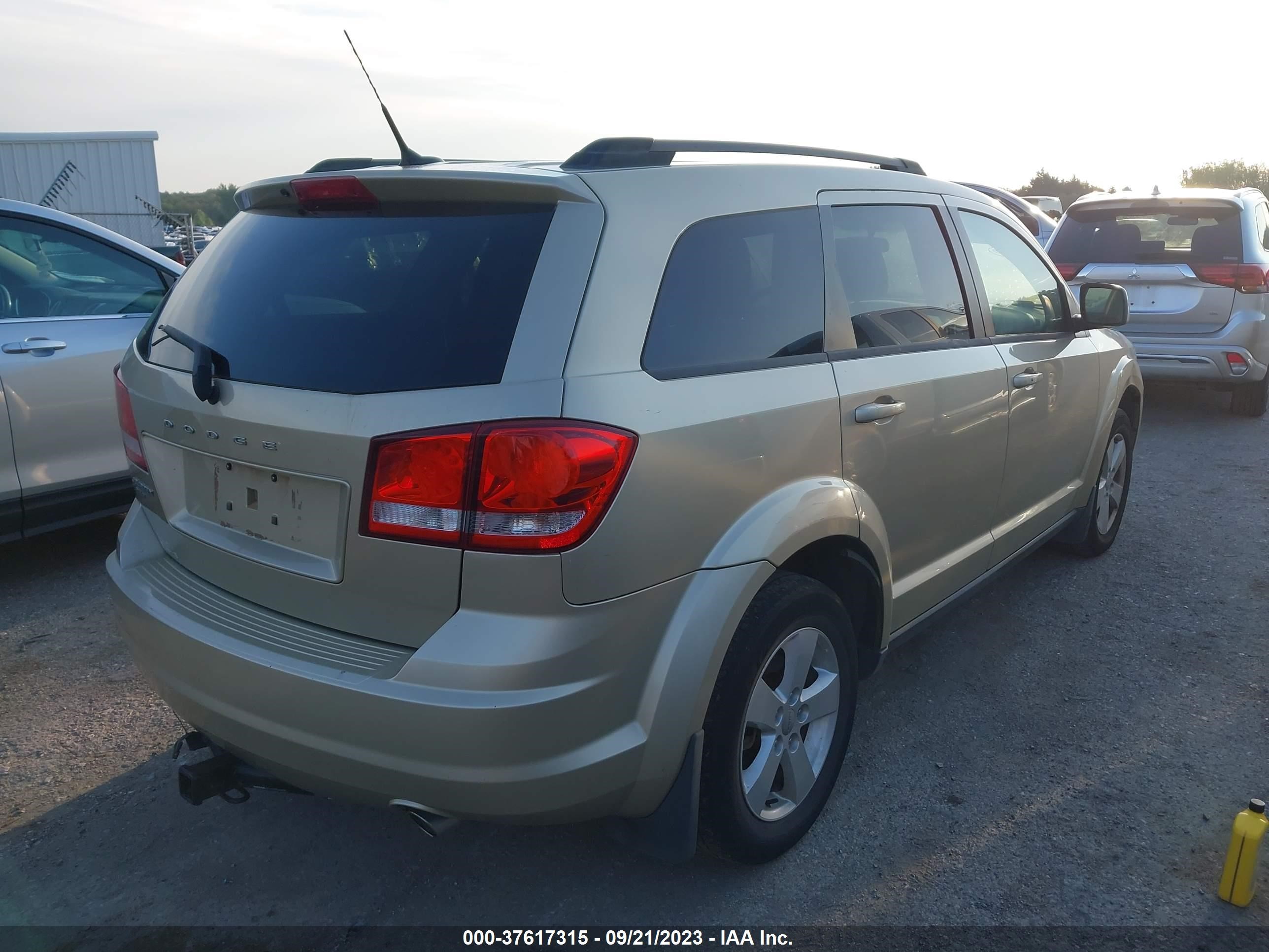 Photo 3 VIN: 3D4PH1FG4BT502262 - DODGE JOURNEY 