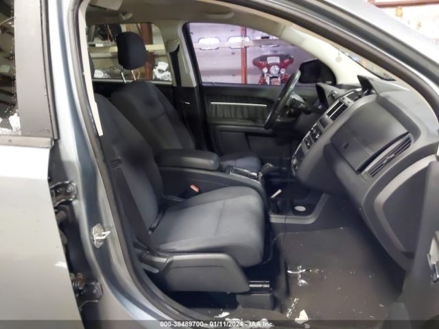 Photo 4 VIN: 3D4PH5FV7AT122420 - DODGE JOURNEY SX 