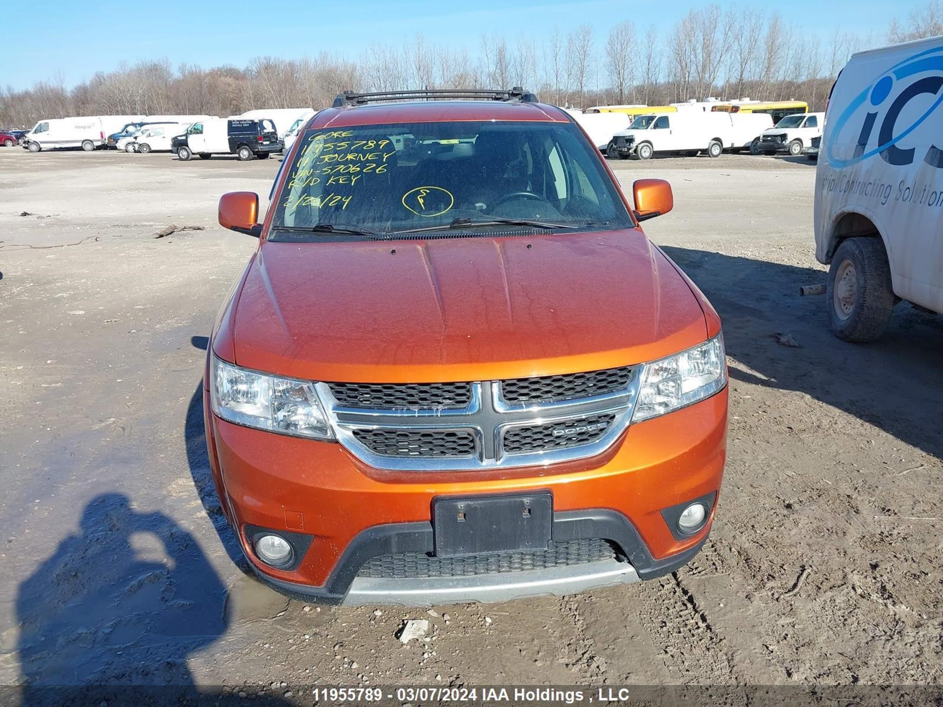 Photo 11 VIN: 3D4PH6FG8BT570626 - DODGE JOURNEY 