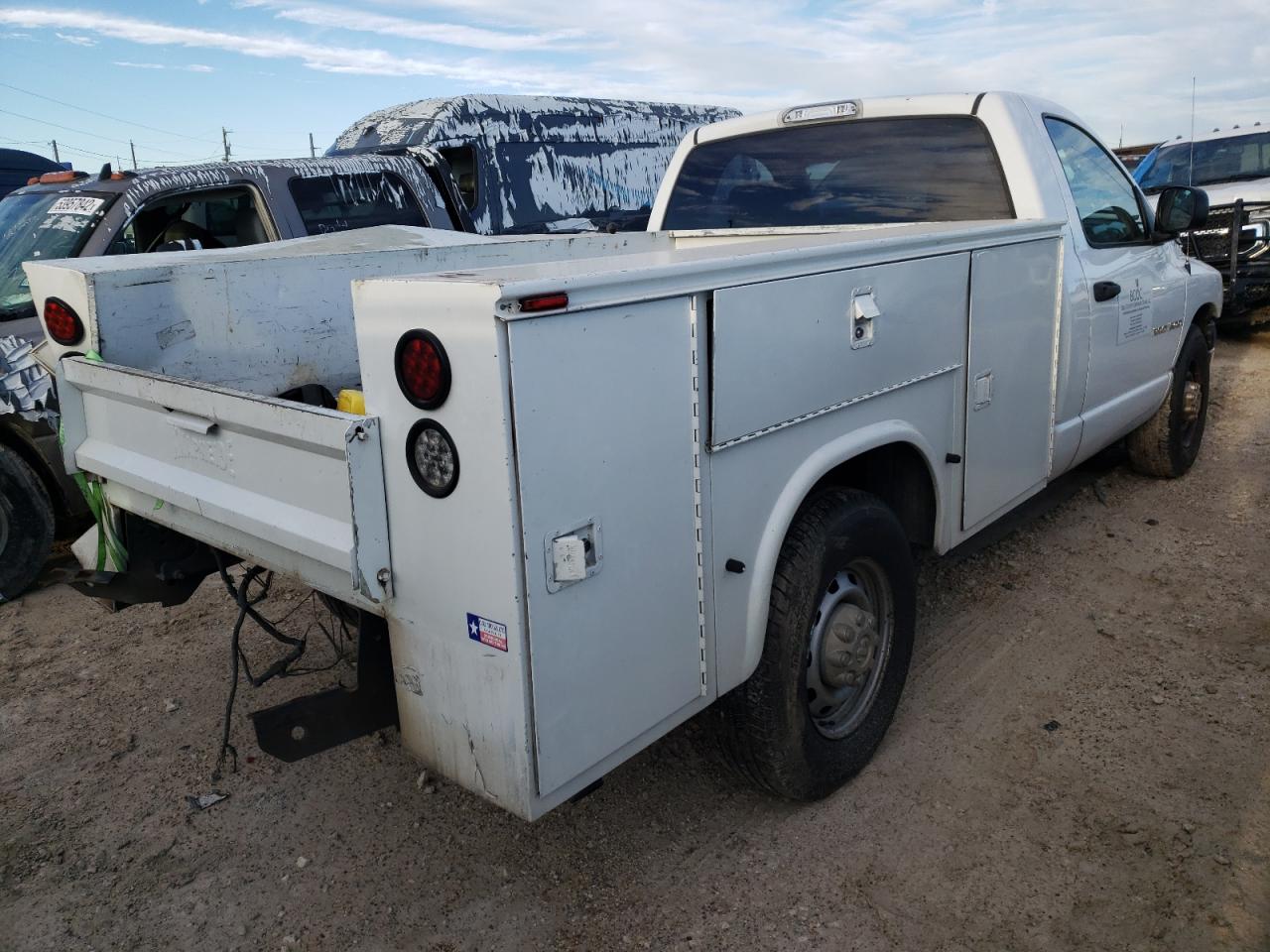 Photo 2 VIN: 3D6WR26D95G831791 - DODGE RAM 