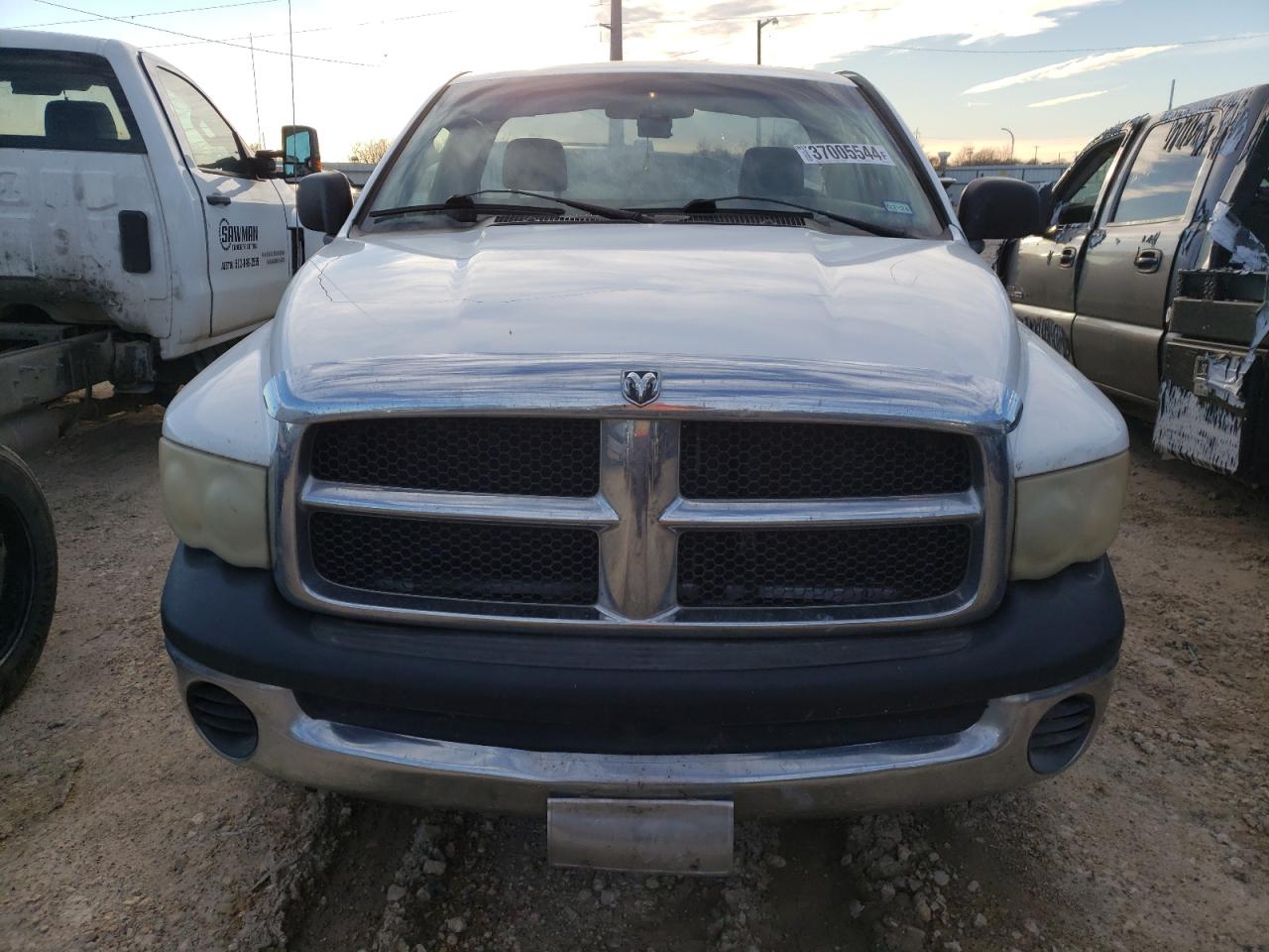 Photo 4 VIN: 3D6WR26D95G831791 - DODGE RAM 