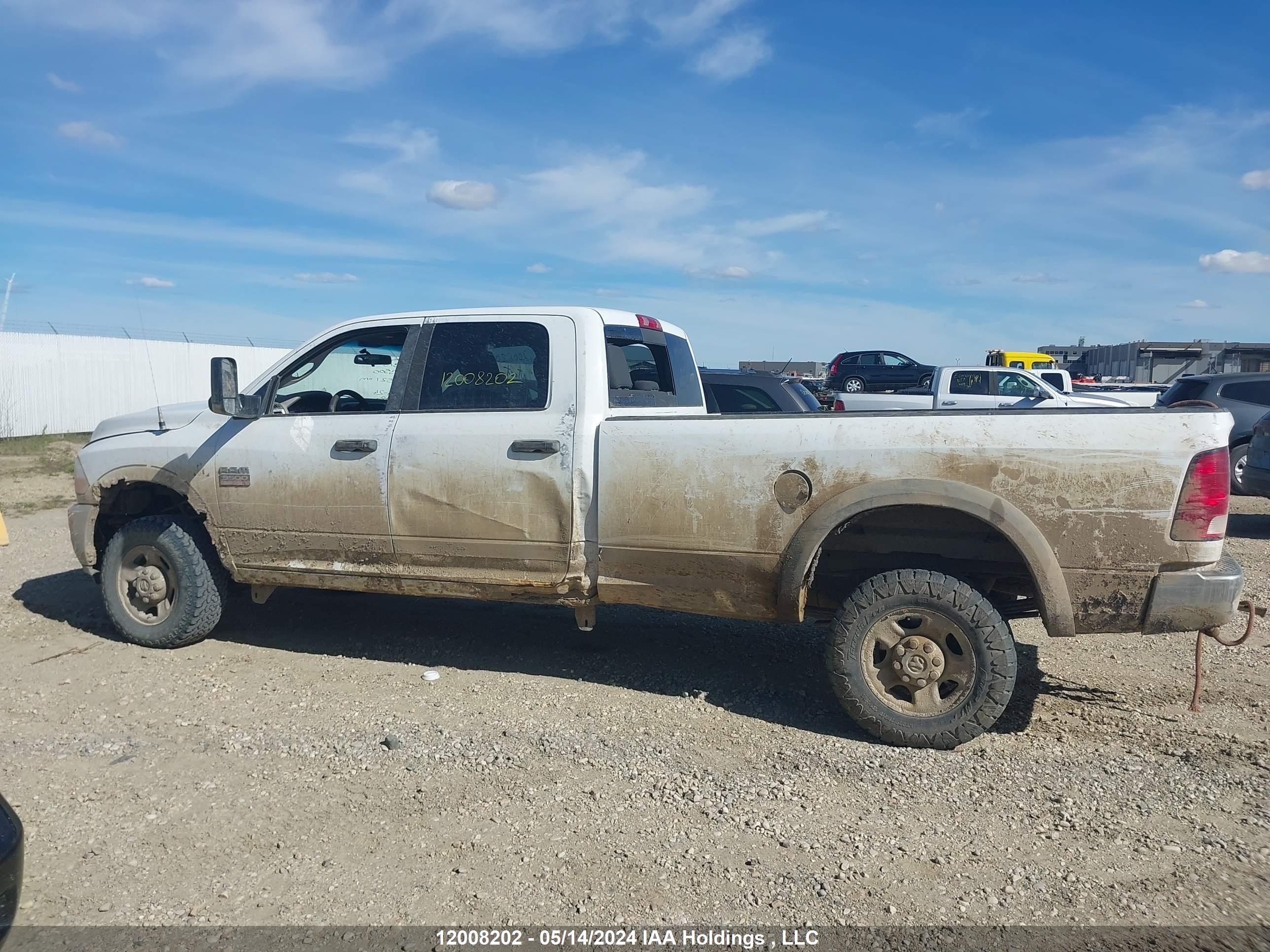 Photo 13 VIN: 3D73Y3CL4BG576319 - DODGE RAM 