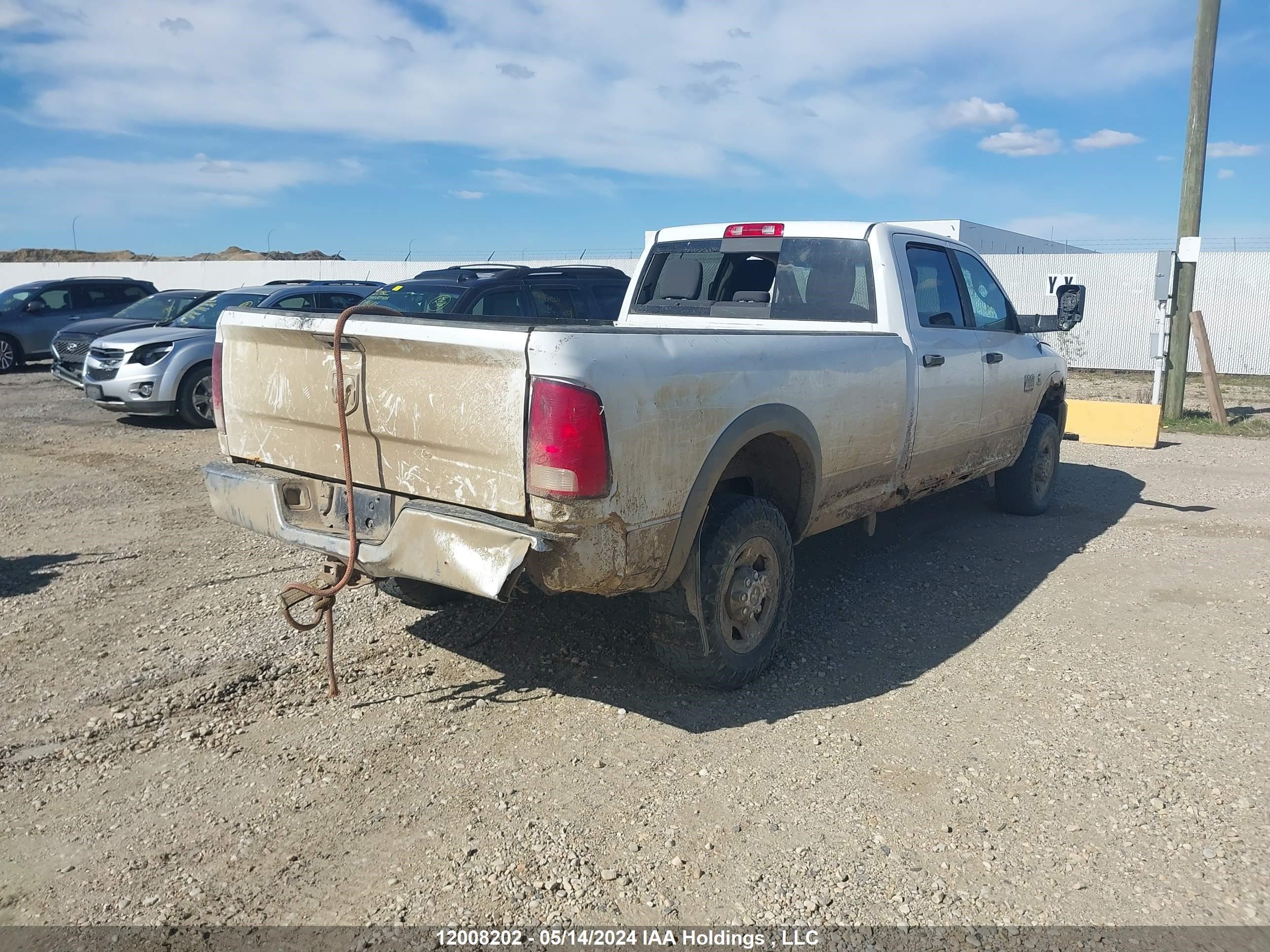 Photo 3 VIN: 3D73Y3CL4BG576319 - DODGE RAM 