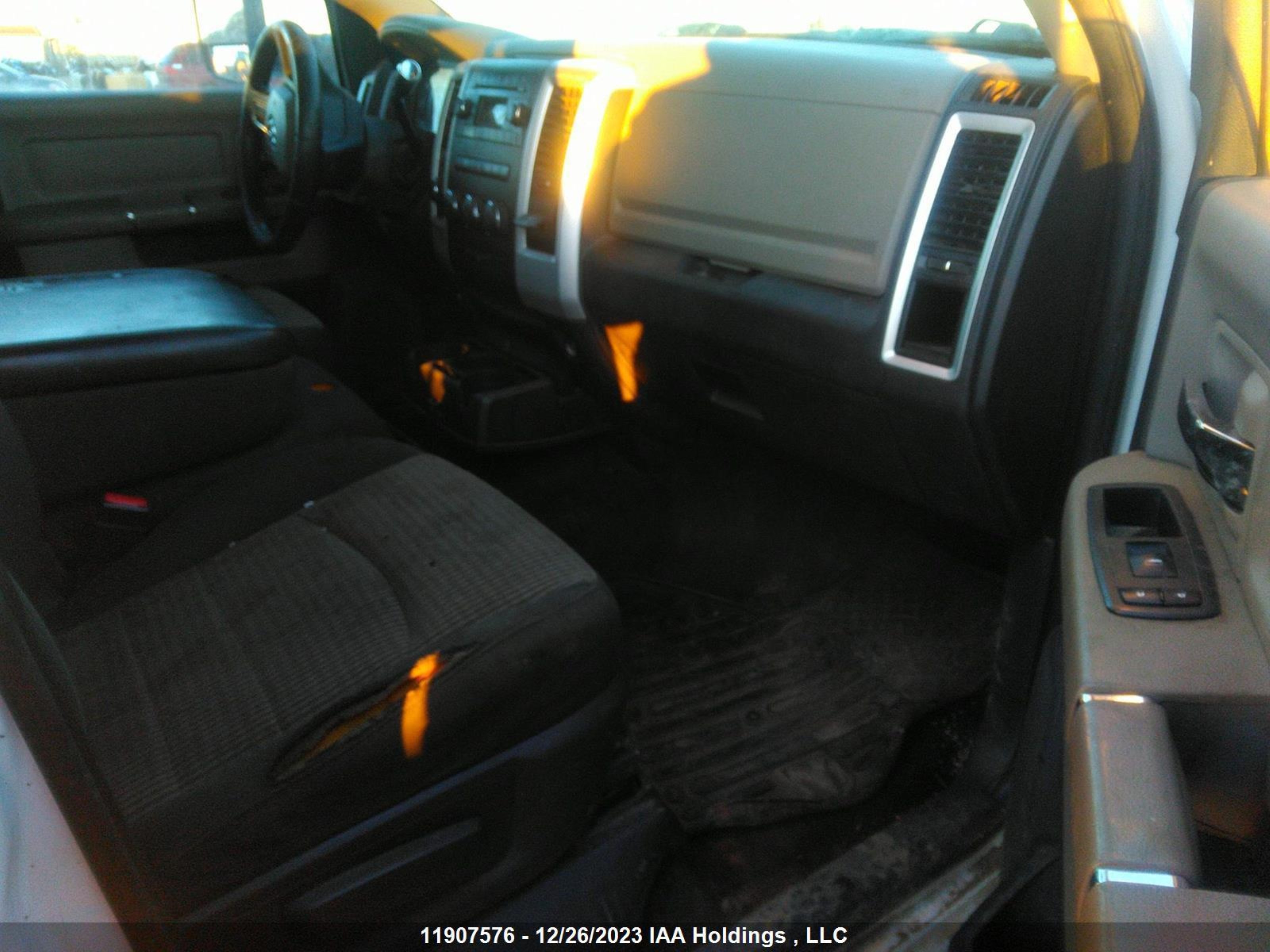 Photo 4 VIN: 3D73Y3CL7BG533464 - DODGE RAM 