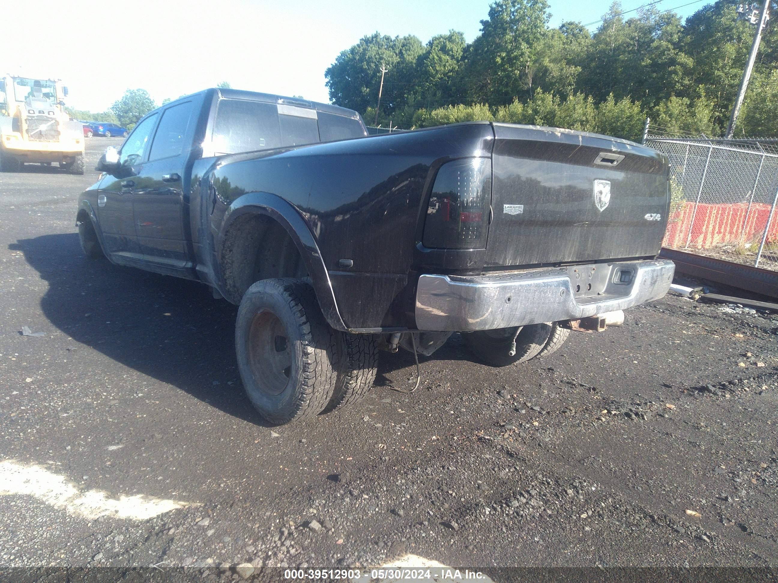 Photo 2 VIN: 3D73Y4CL3BG518353 - DODGE RAM 