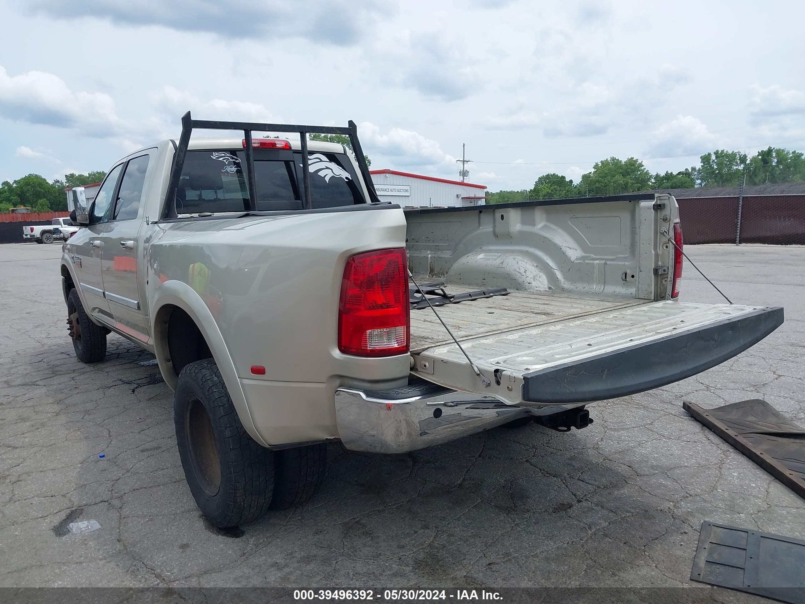 Photo 2 VIN: 3D73Y4CL6AG145873 - DODGE RAM 