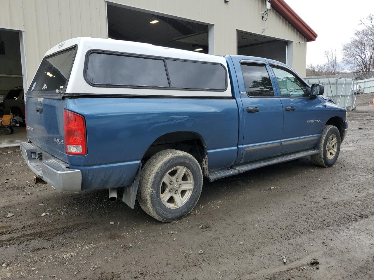 Photo 2 VIN: 3D7HU18N22G158633 - DODGE RAM 