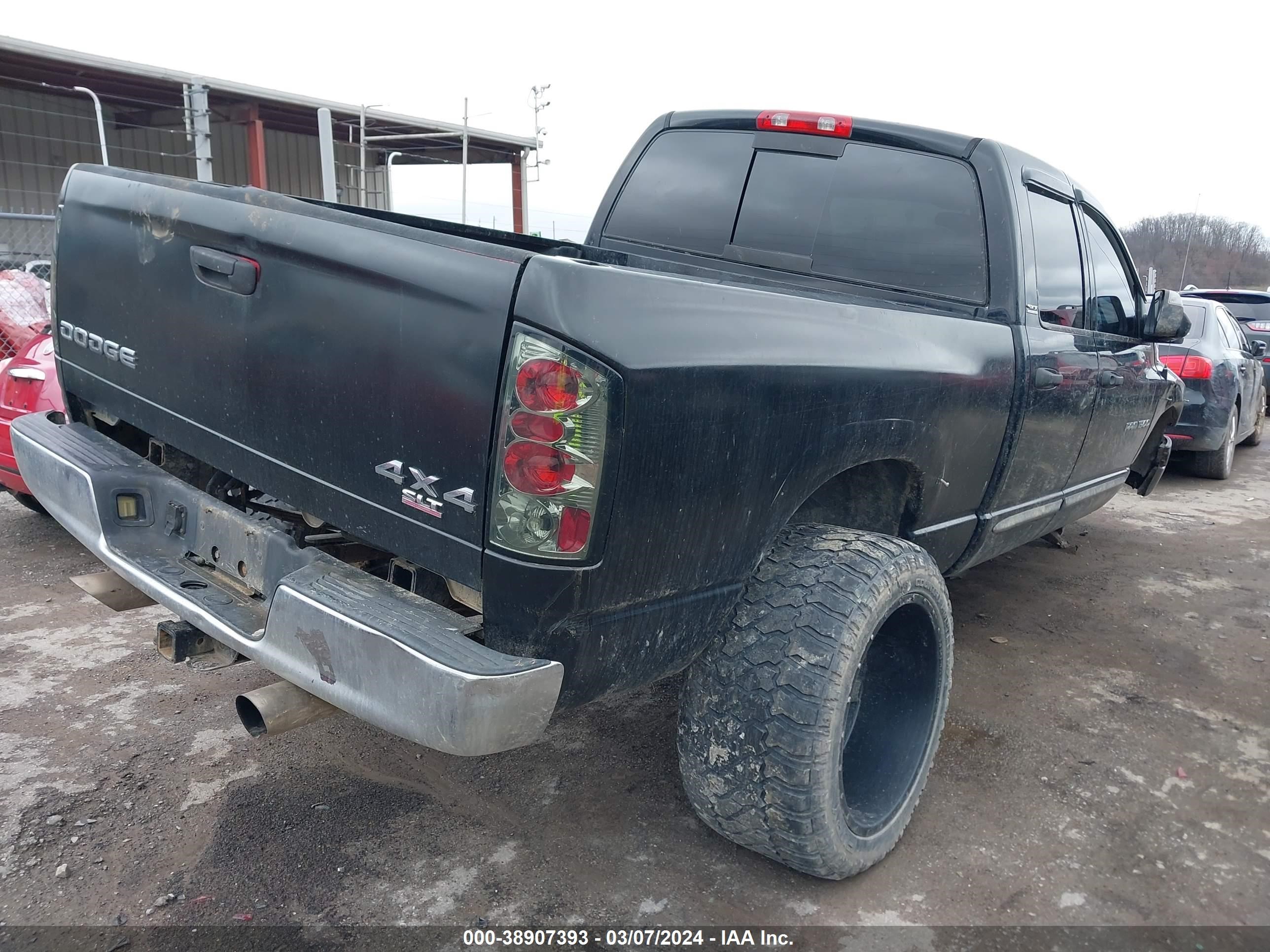 Photo 3 VIN: 3D7HU18NX2G168262 - DODGE RAM 