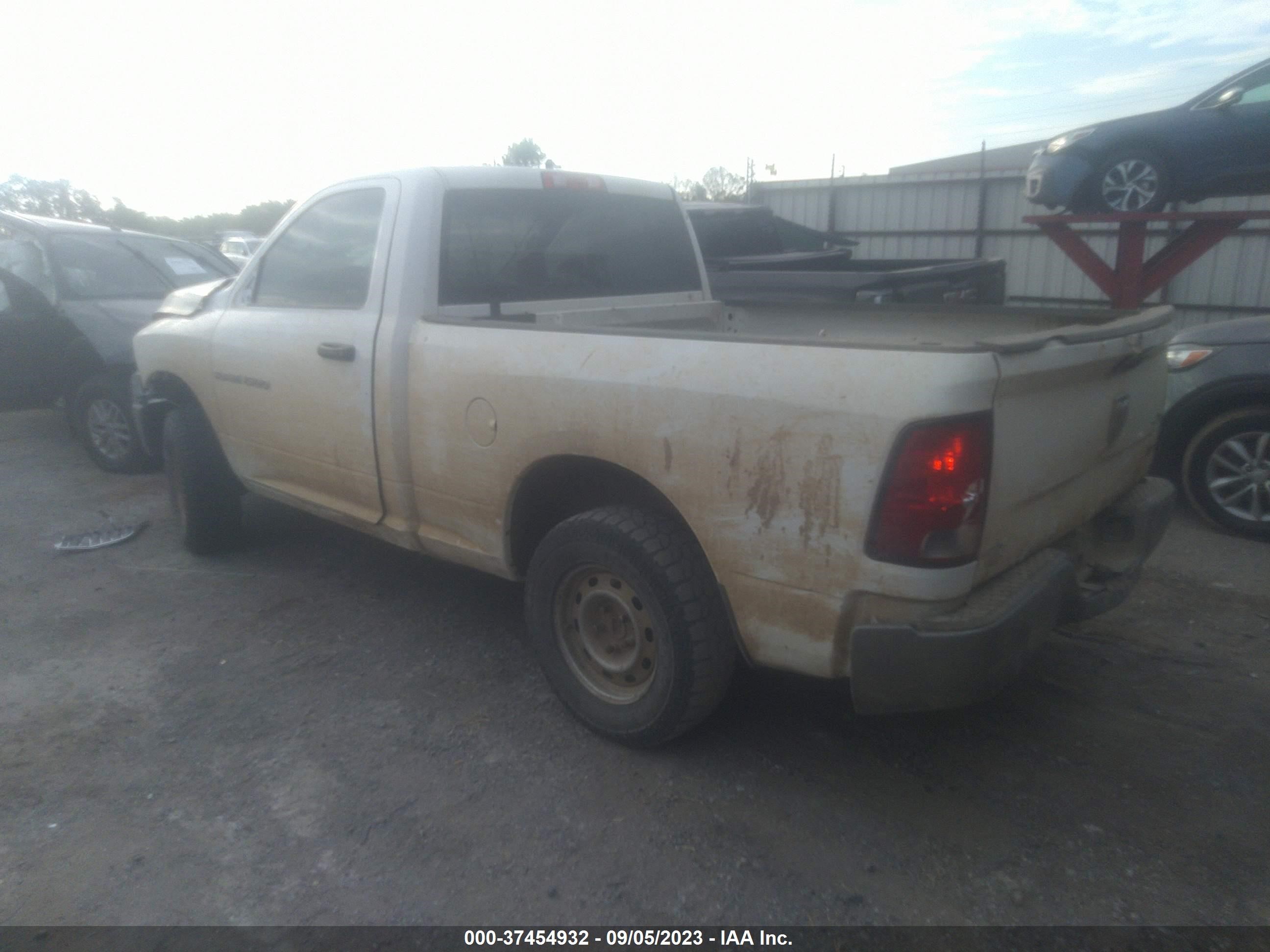 Photo 2 VIN: 3D7JV1EP3BG611680 - RAM 1500 