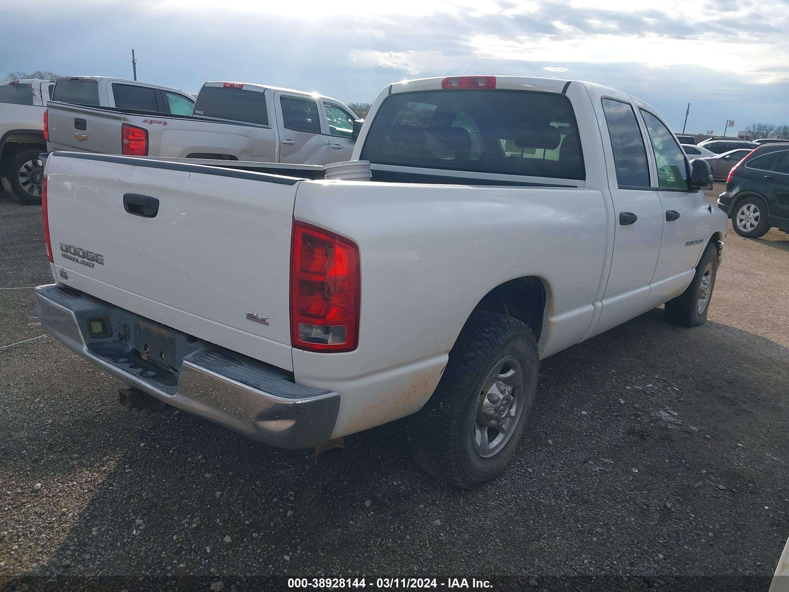 Photo 3 VIN: 3D7KA28C24G115755 - DODGE RAM 