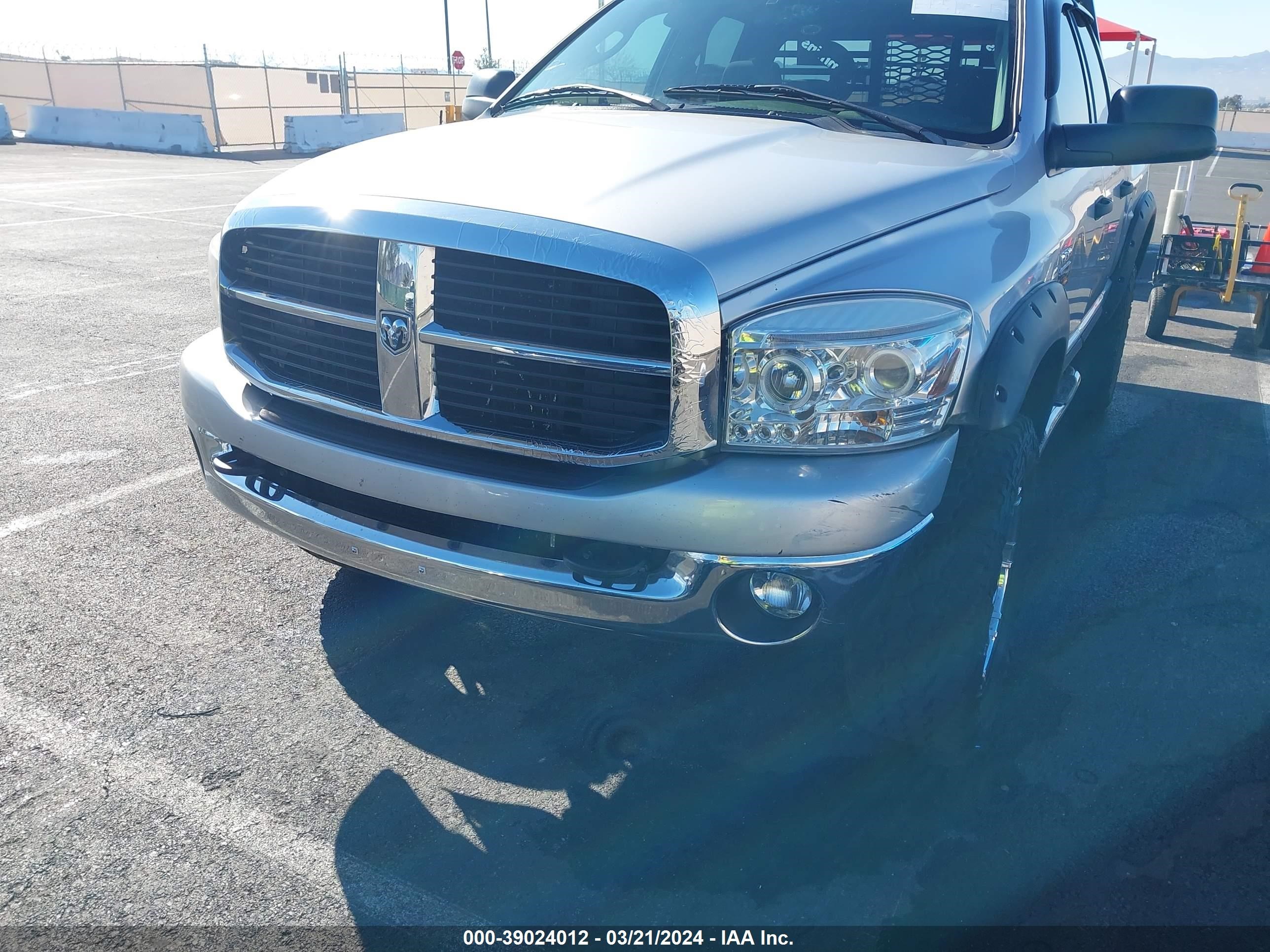 Photo 5 VIN: 3D7KR28A57G790043 - DODGE RAM 