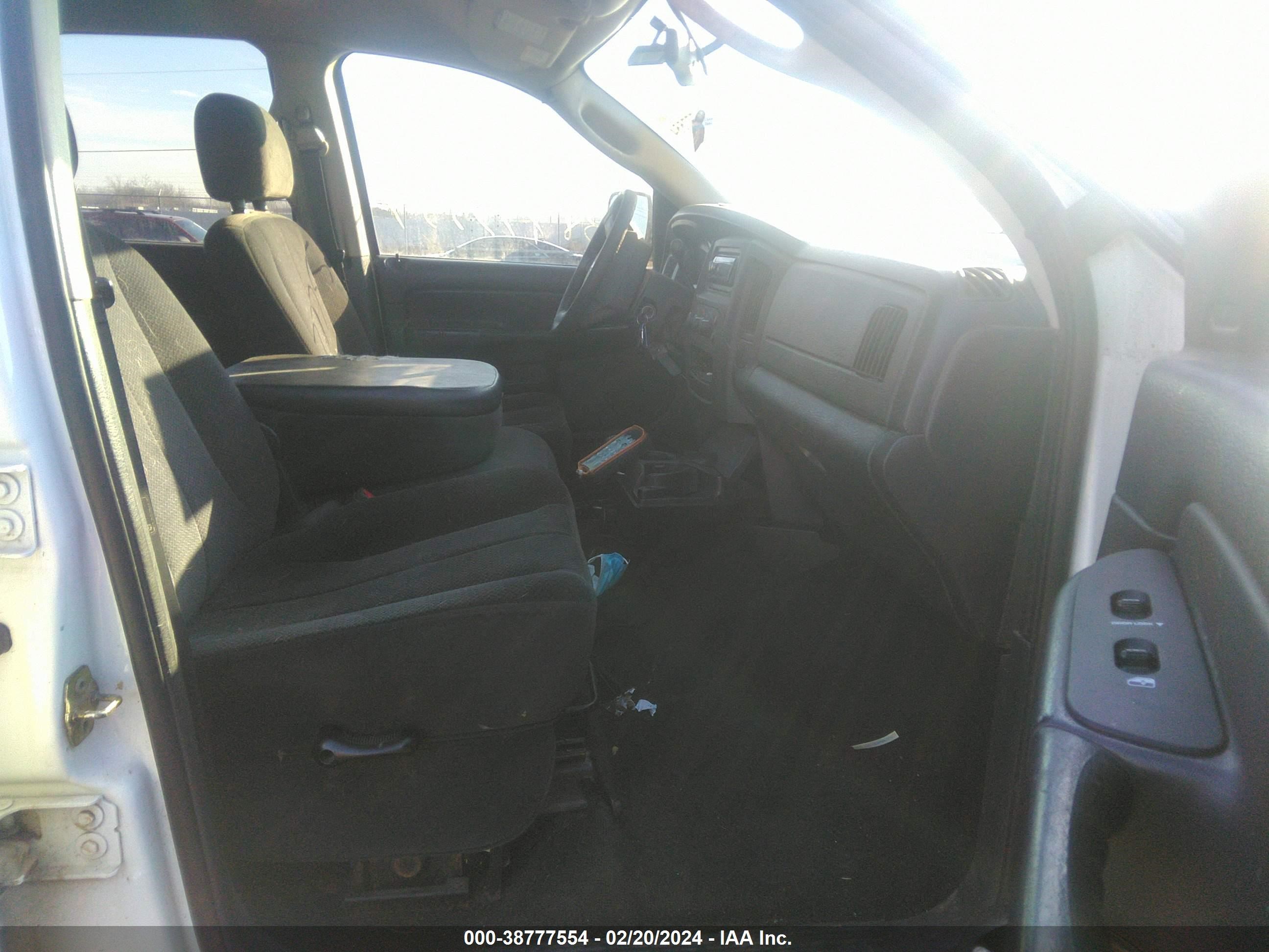 Photo 4 VIN: 3D7KS28C35G729339 - DODGE RAM 