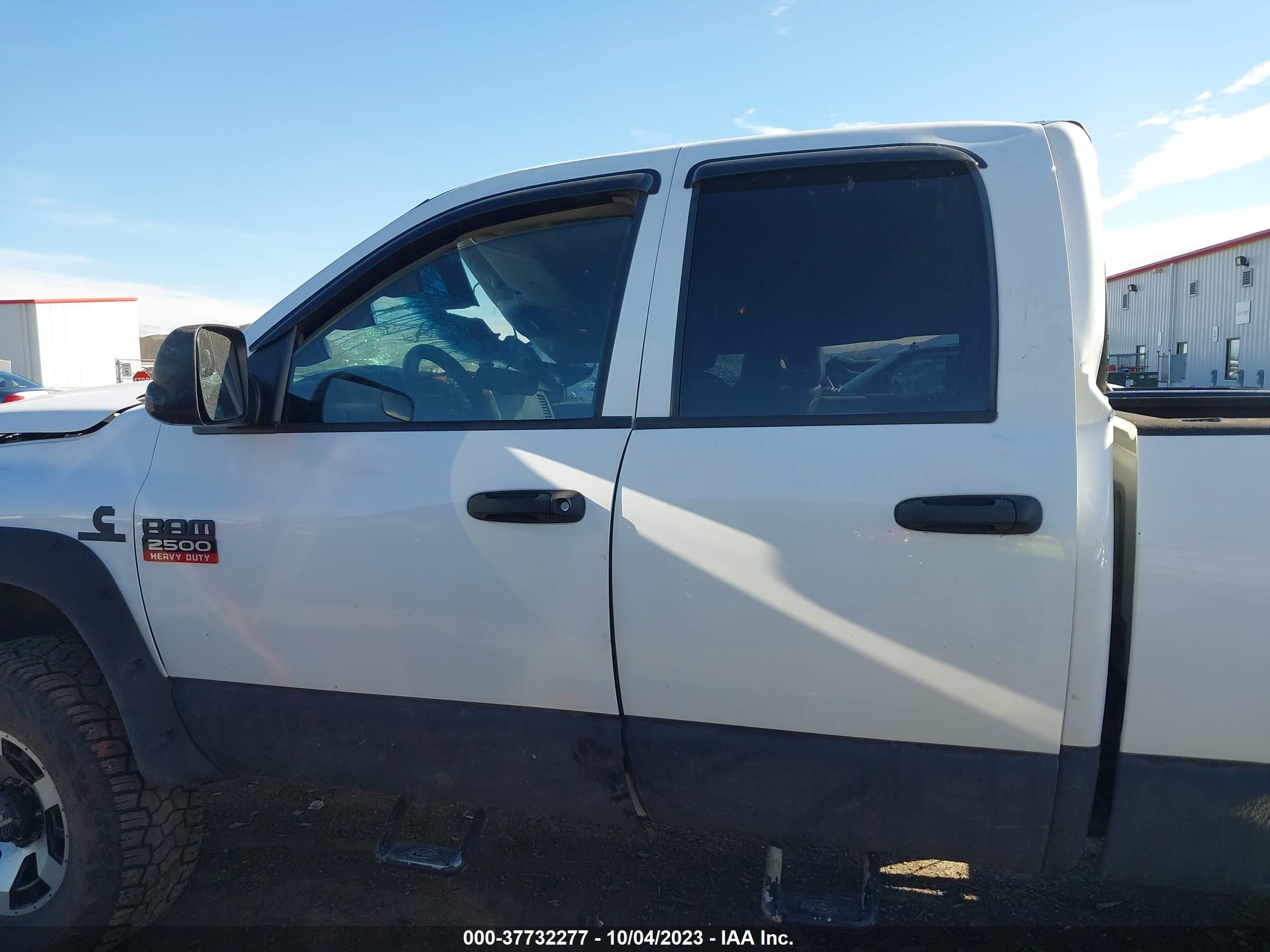 Photo 13 VIN: 3D7KS28C47G750395 - DODGE RAM 