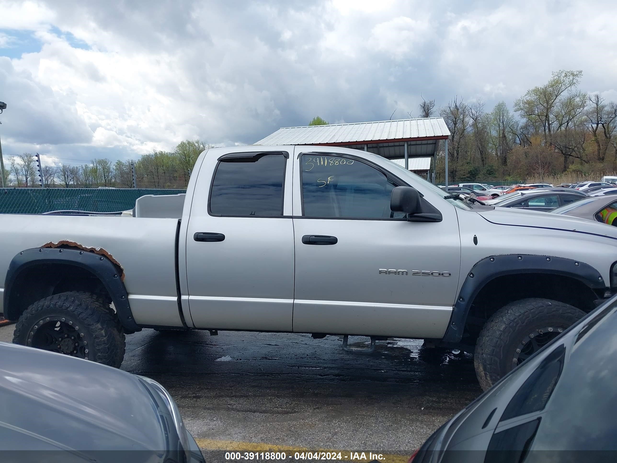 Photo 12 VIN: 3D7KU28623G767808 - DODGE RAM 