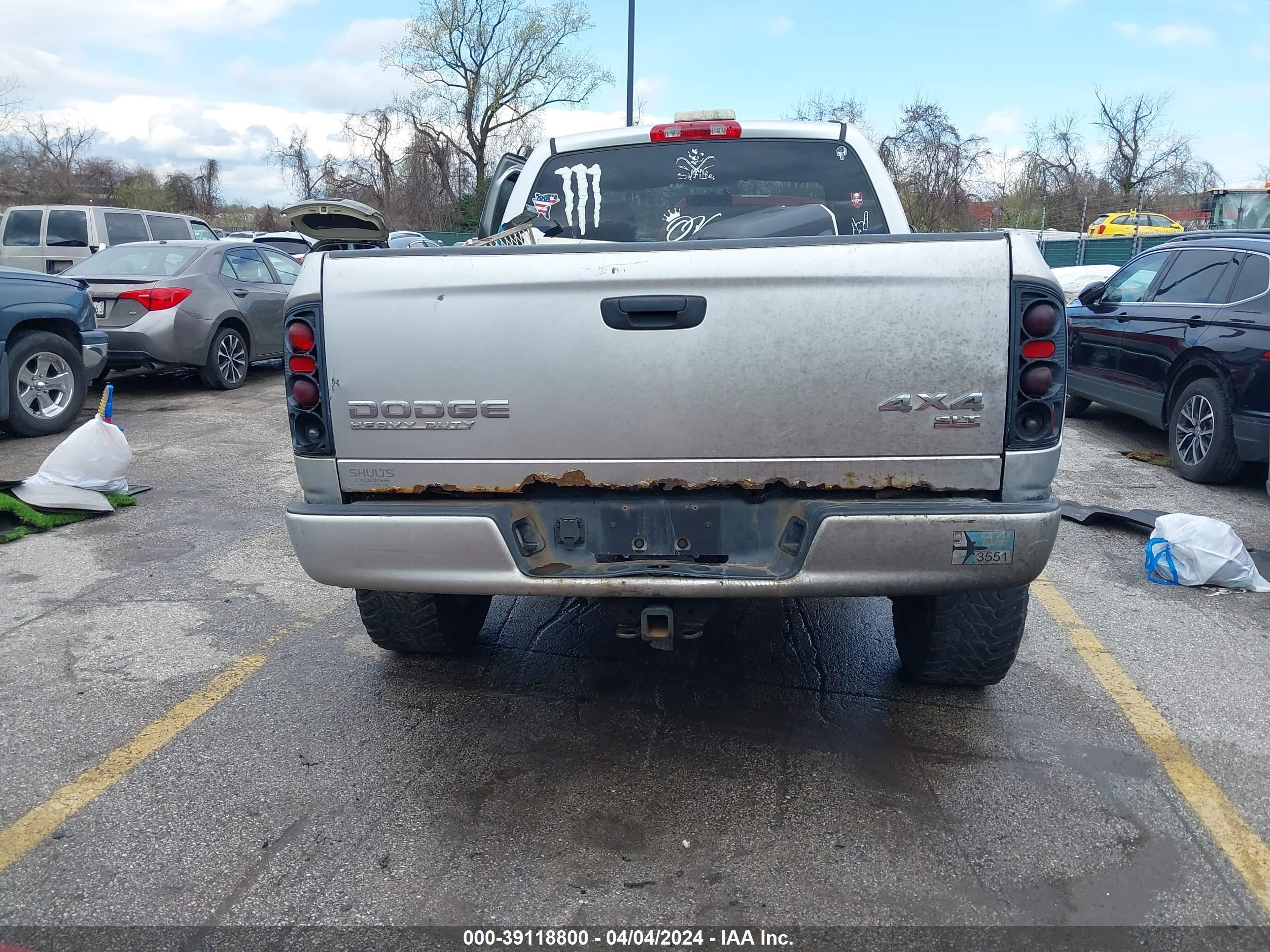 Photo 15 VIN: 3D7KU28623G767808 - DODGE RAM 