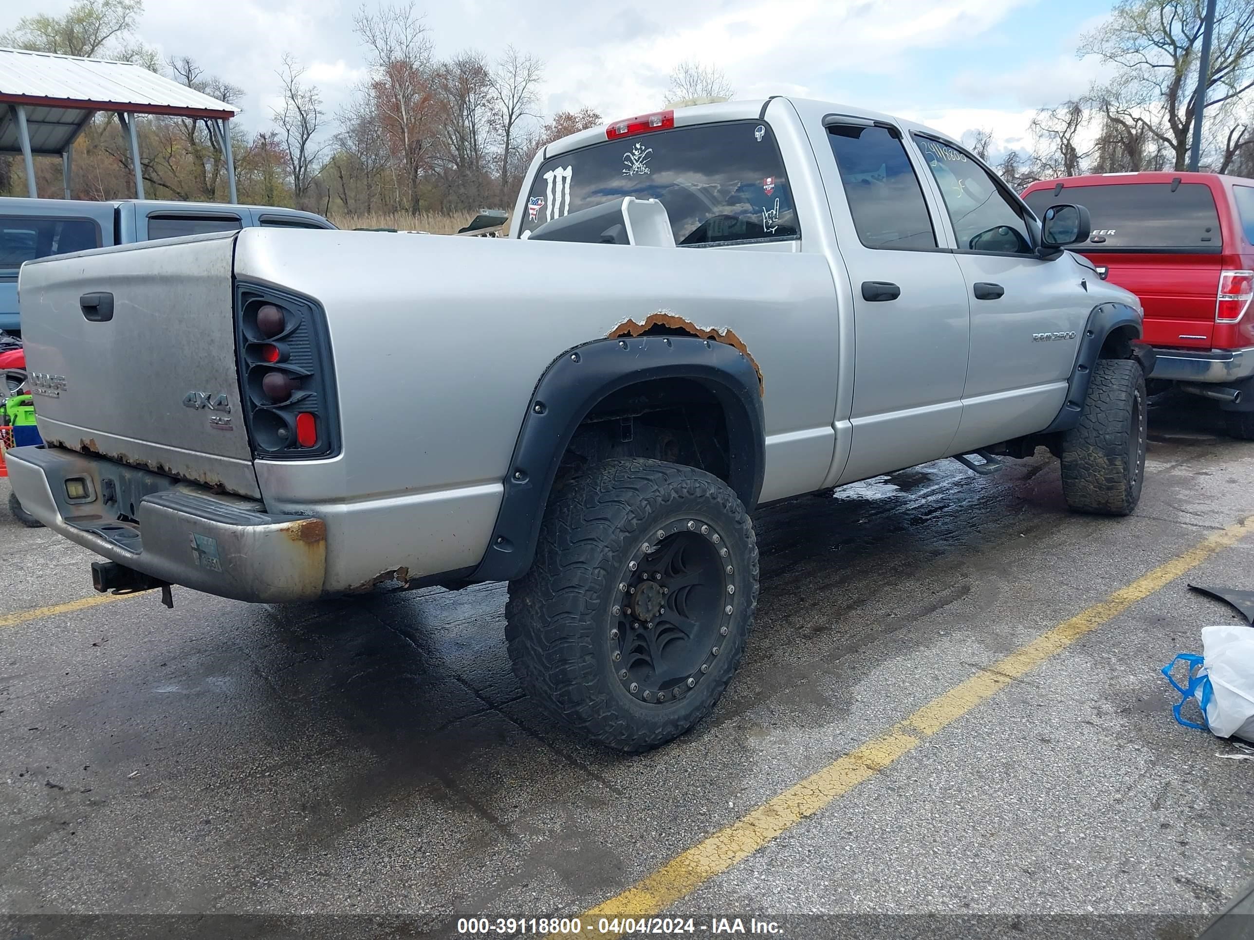 Photo 3 VIN: 3D7KU28623G767808 - DODGE RAM 