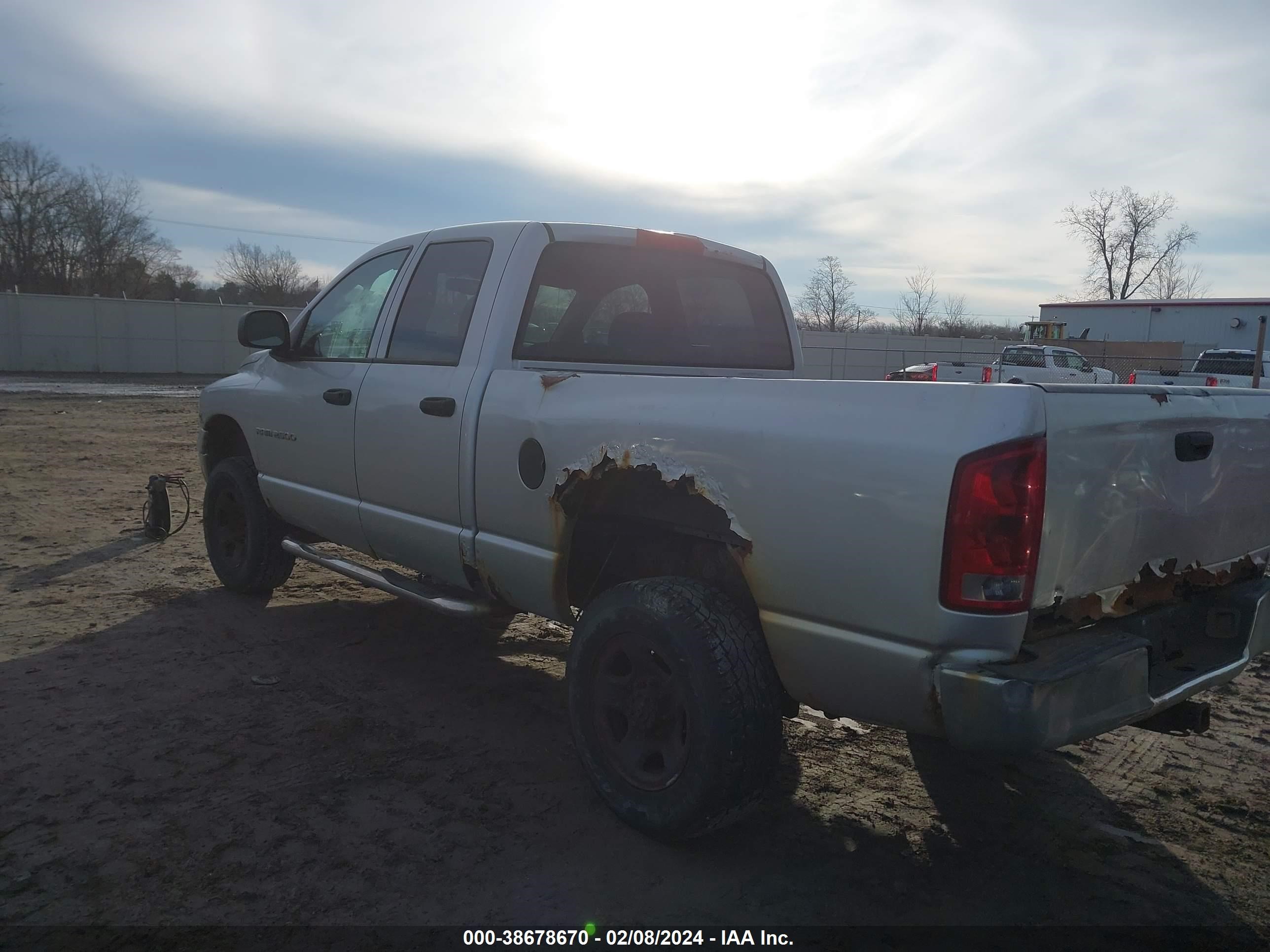 Photo 2 VIN: 3D7KU28C33G840819 - DODGE RAM 