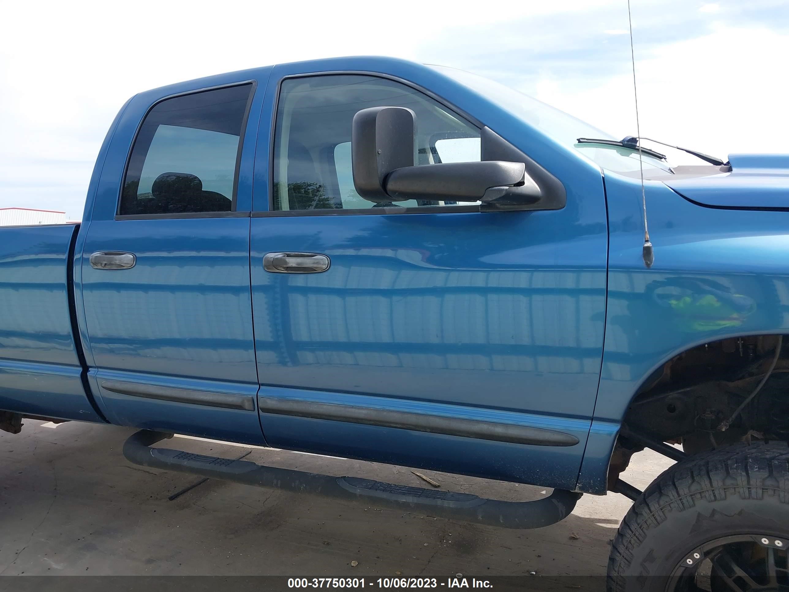 Photo 13 VIN: 3D7KU28C74G266369 - DODGE RAM 