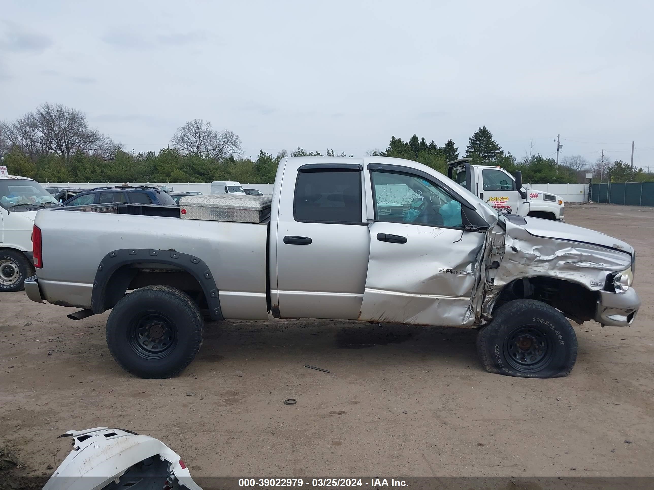 Photo 12 VIN: 3D7KU28D03G759415 - DODGE RAM 