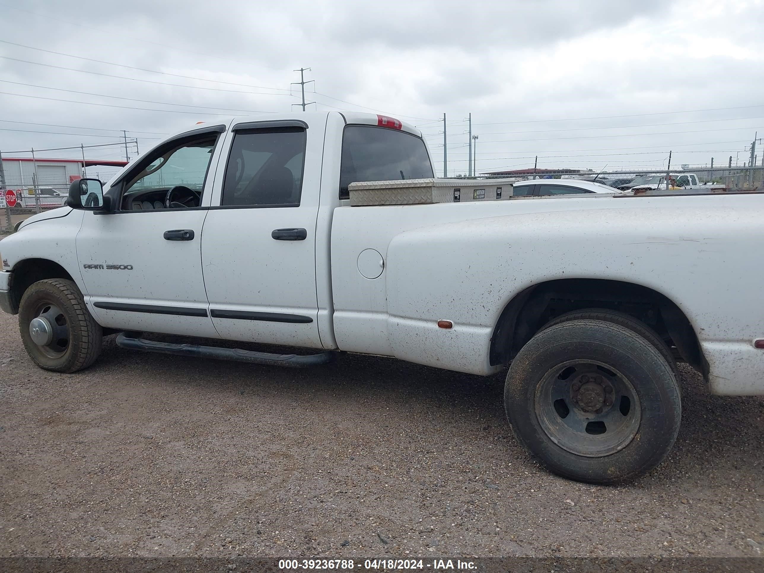 Photo 13 VIN: 3D7MA48C73G813393 - DODGE RAM 