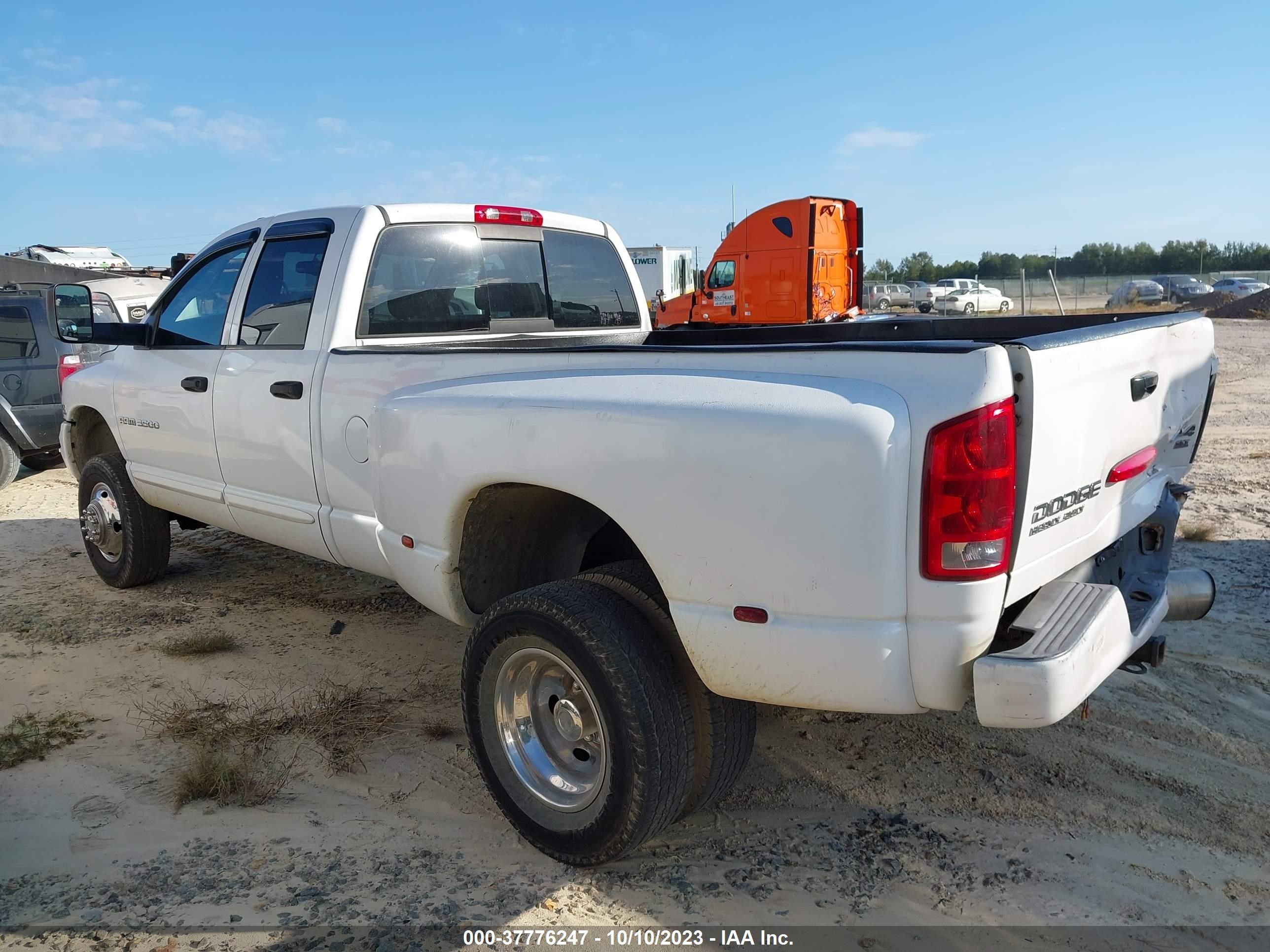 Photo 3 VIN: 3D7MU48CX4G266662 - DODGE RAM 