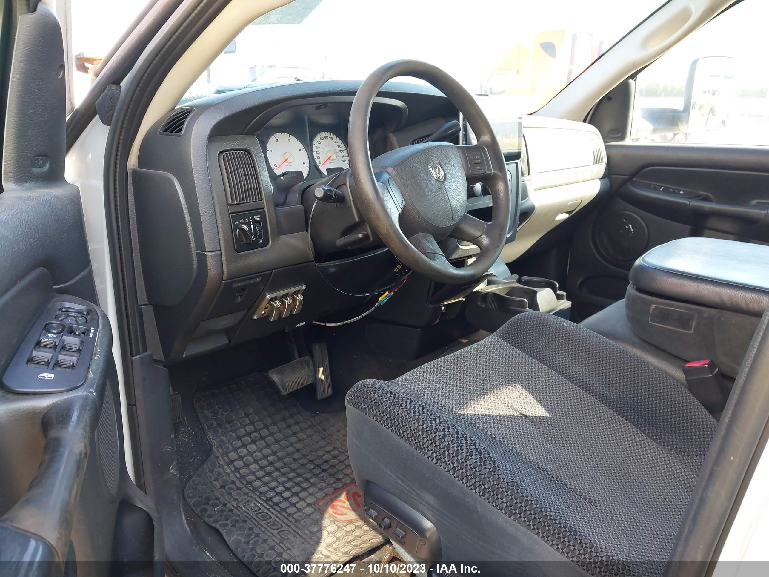 Photo 4 VIN: 3D7MU48CX4G266662 - DODGE RAM 