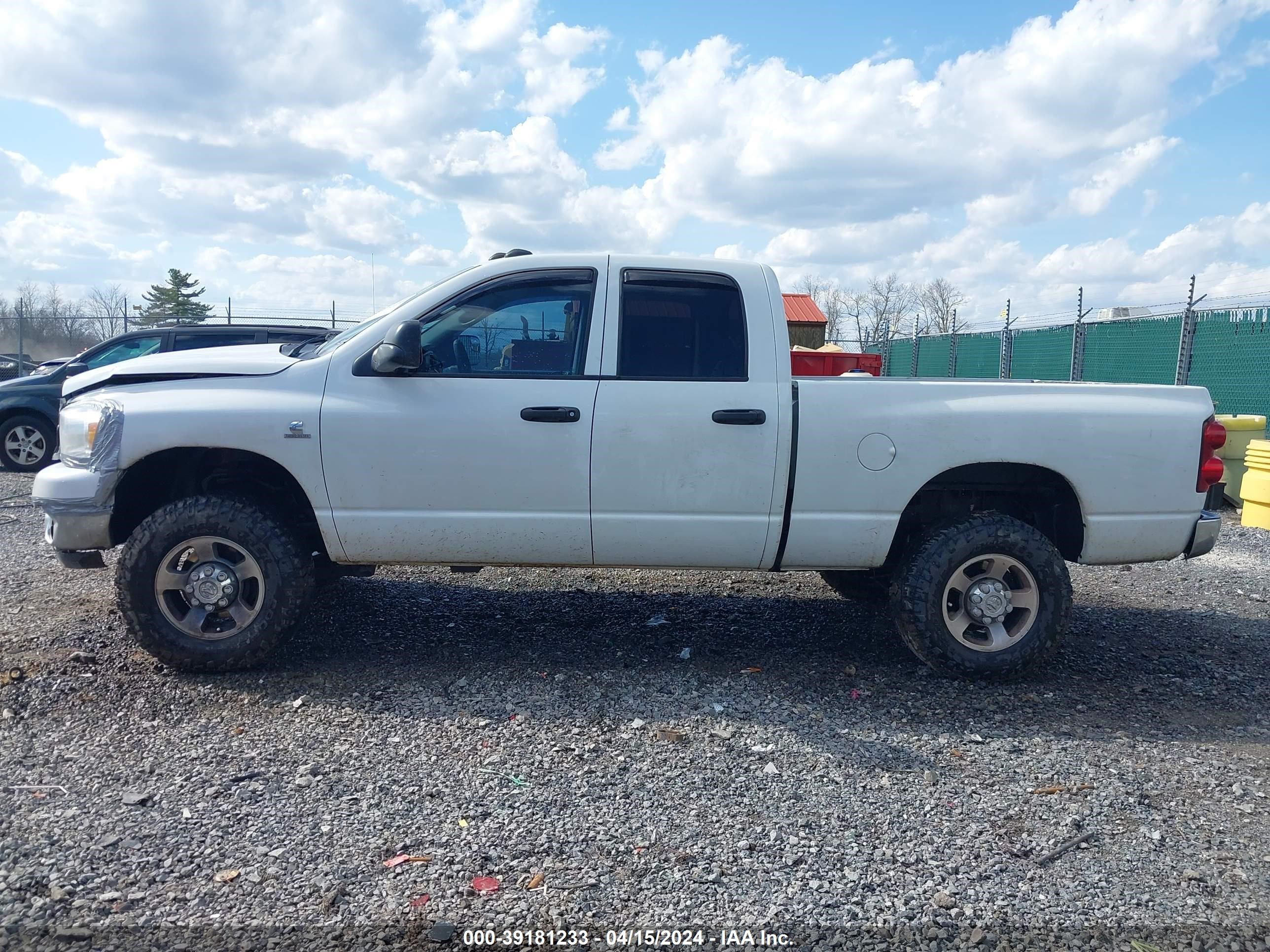 Photo 13 VIN: 3D7MX38A27G793390 - DODGE RAM 