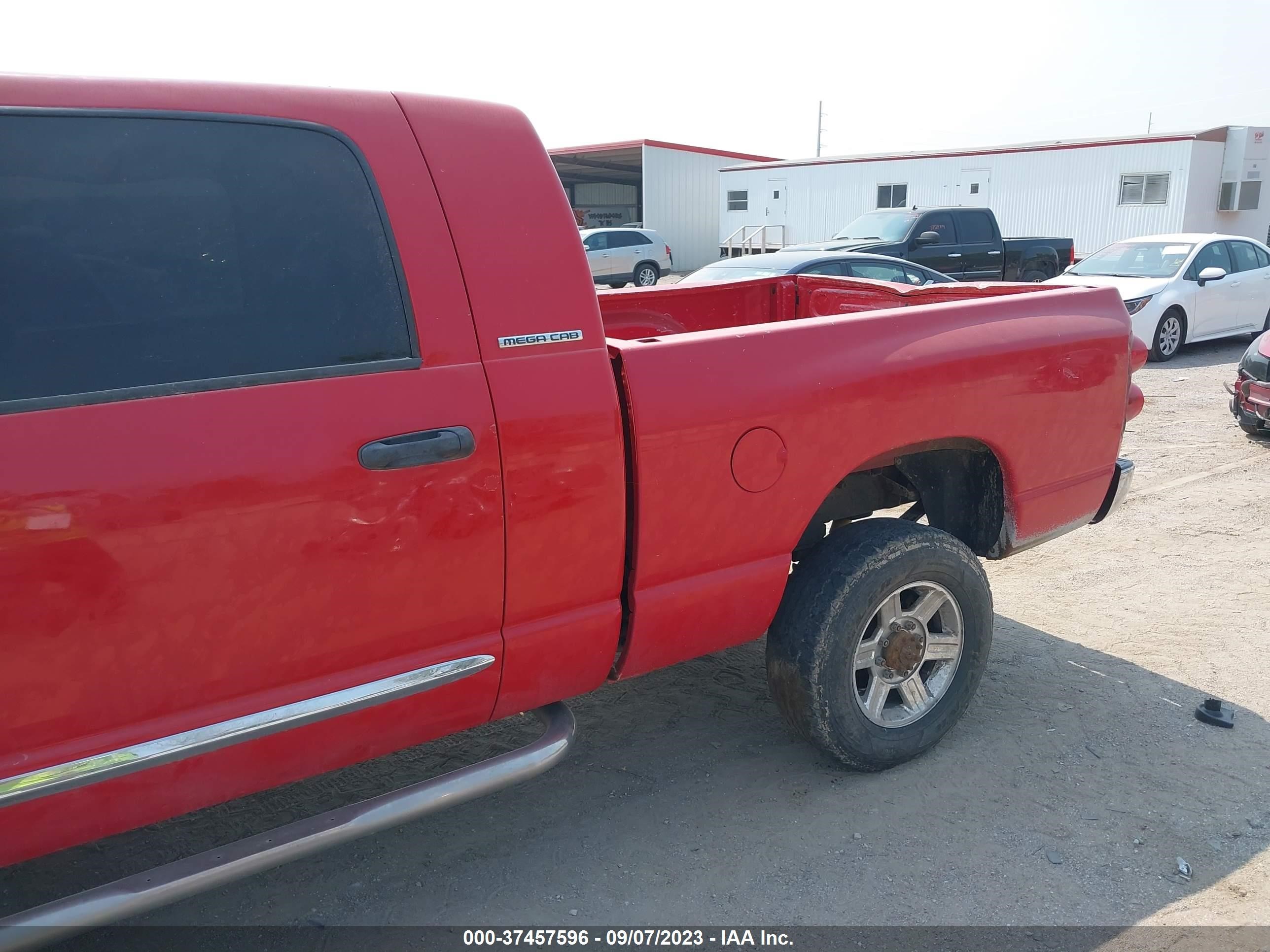 Photo 2 VIN: 3D7MX39CX7G701880 - DODGE RAM 