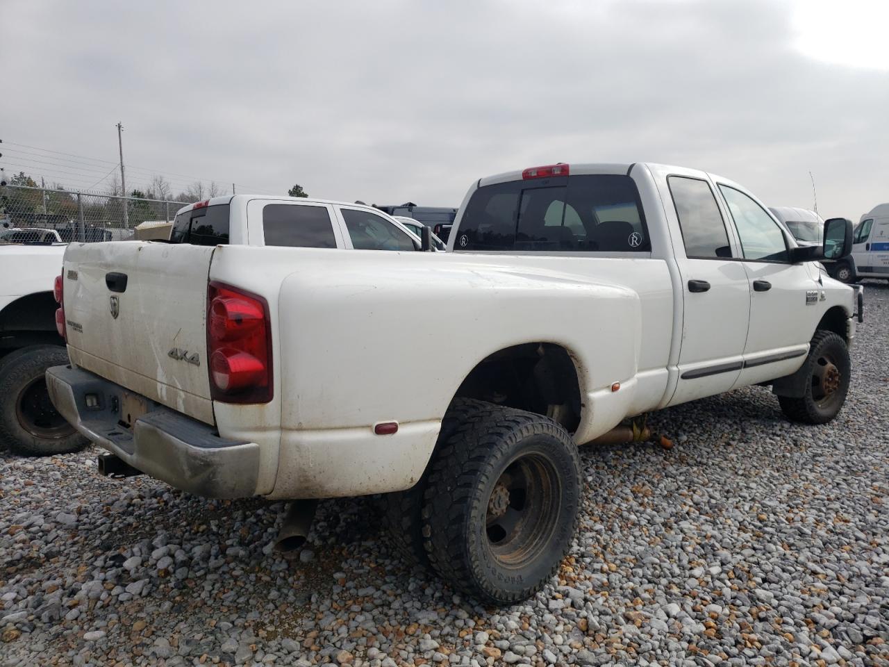 Photo 3 VIN: 3D7MX48A27G814132 - DODGE RAM 