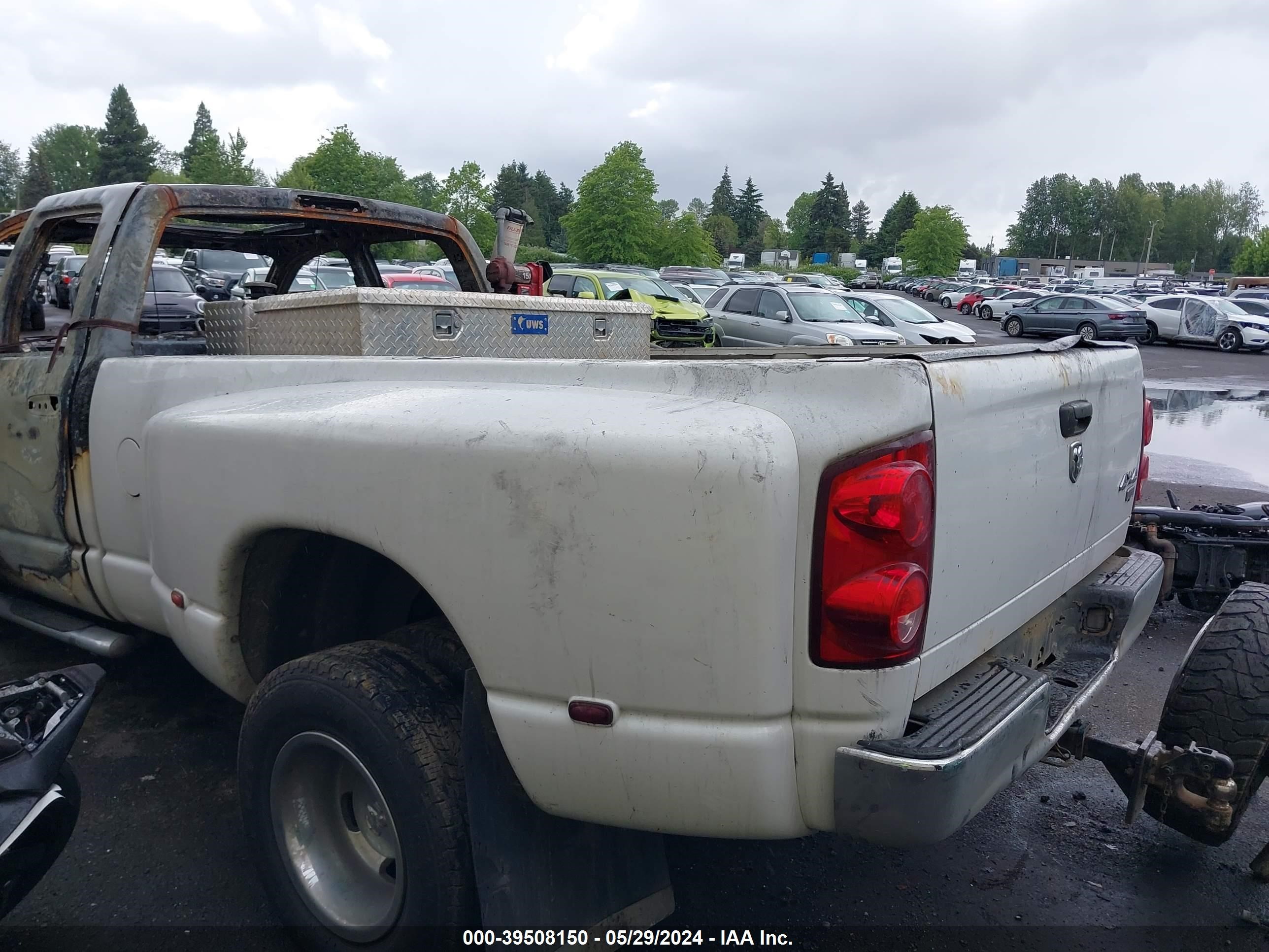 Photo 13 VIN: 3D7MX48A27G830640 - DODGE RAM 