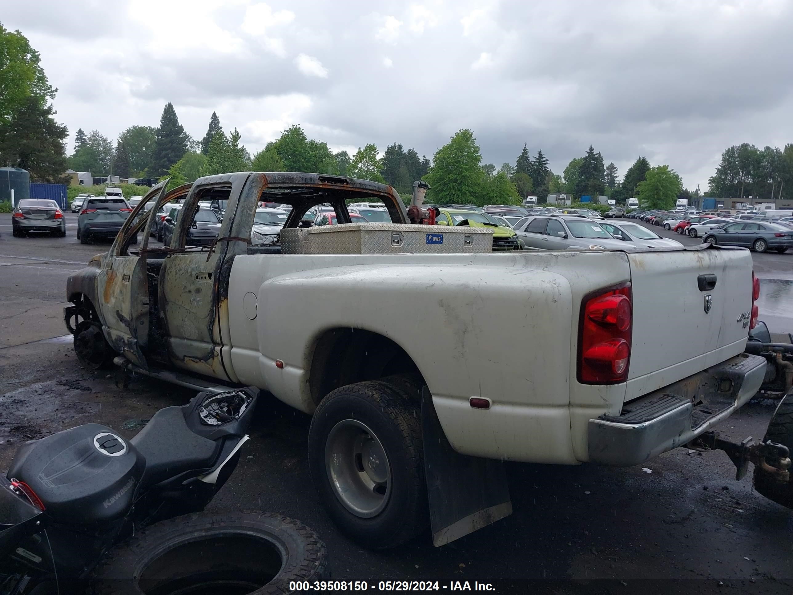 Photo 2 VIN: 3D7MX48A27G830640 - DODGE RAM 