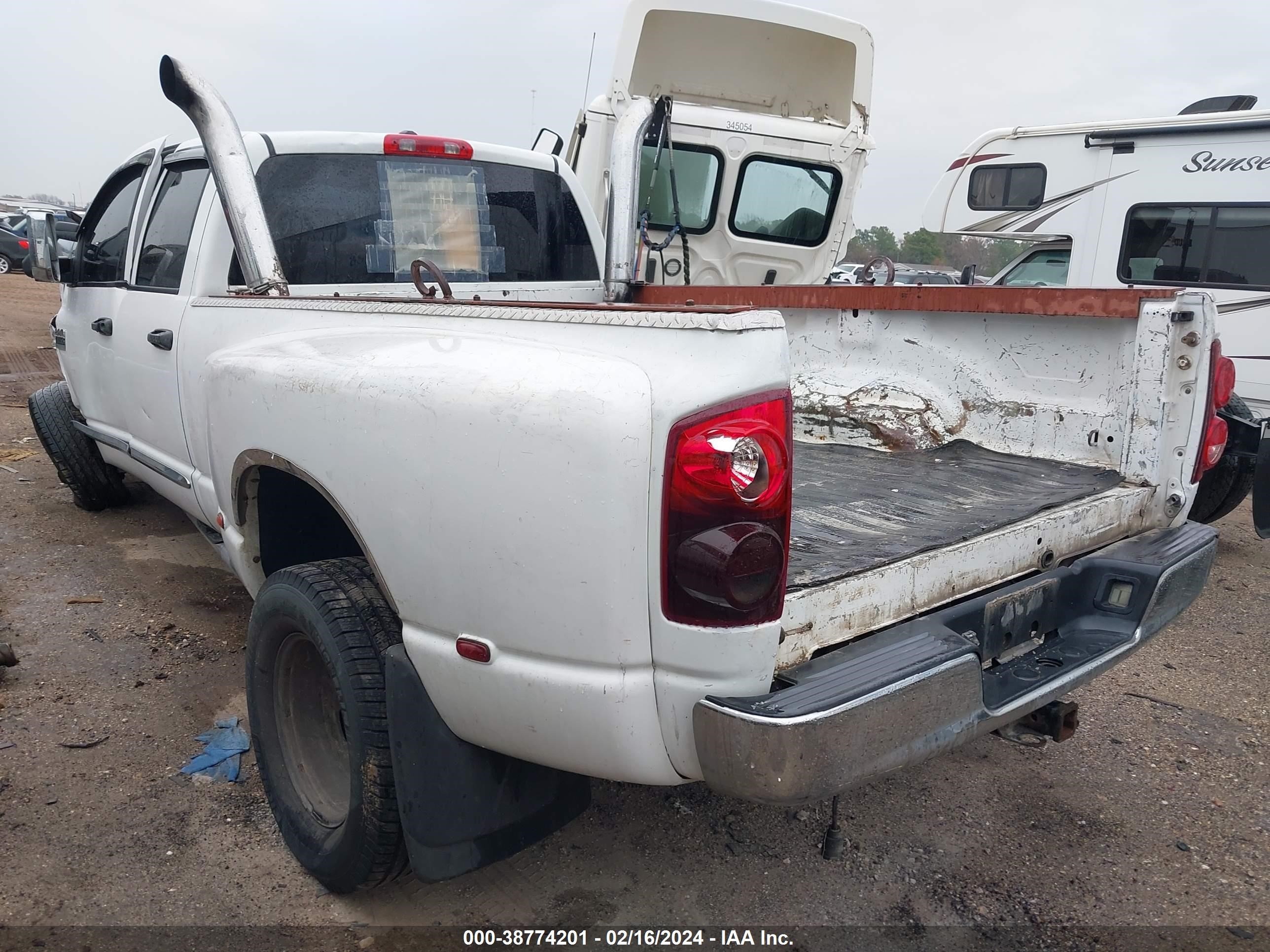 Photo 2 VIN: 3D7MX48AX7G784149 - DODGE RAM 