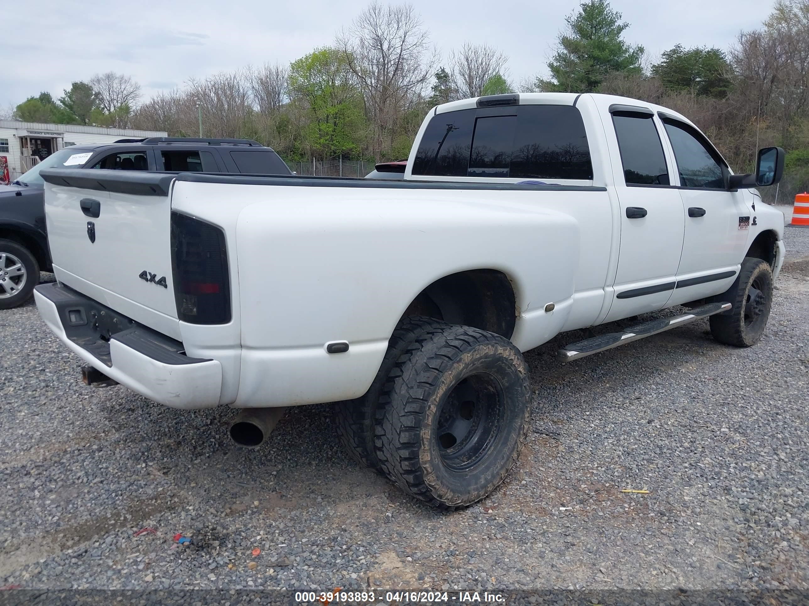 Photo 3 VIN: 3D7MX48C07G701135 - DODGE RAM 