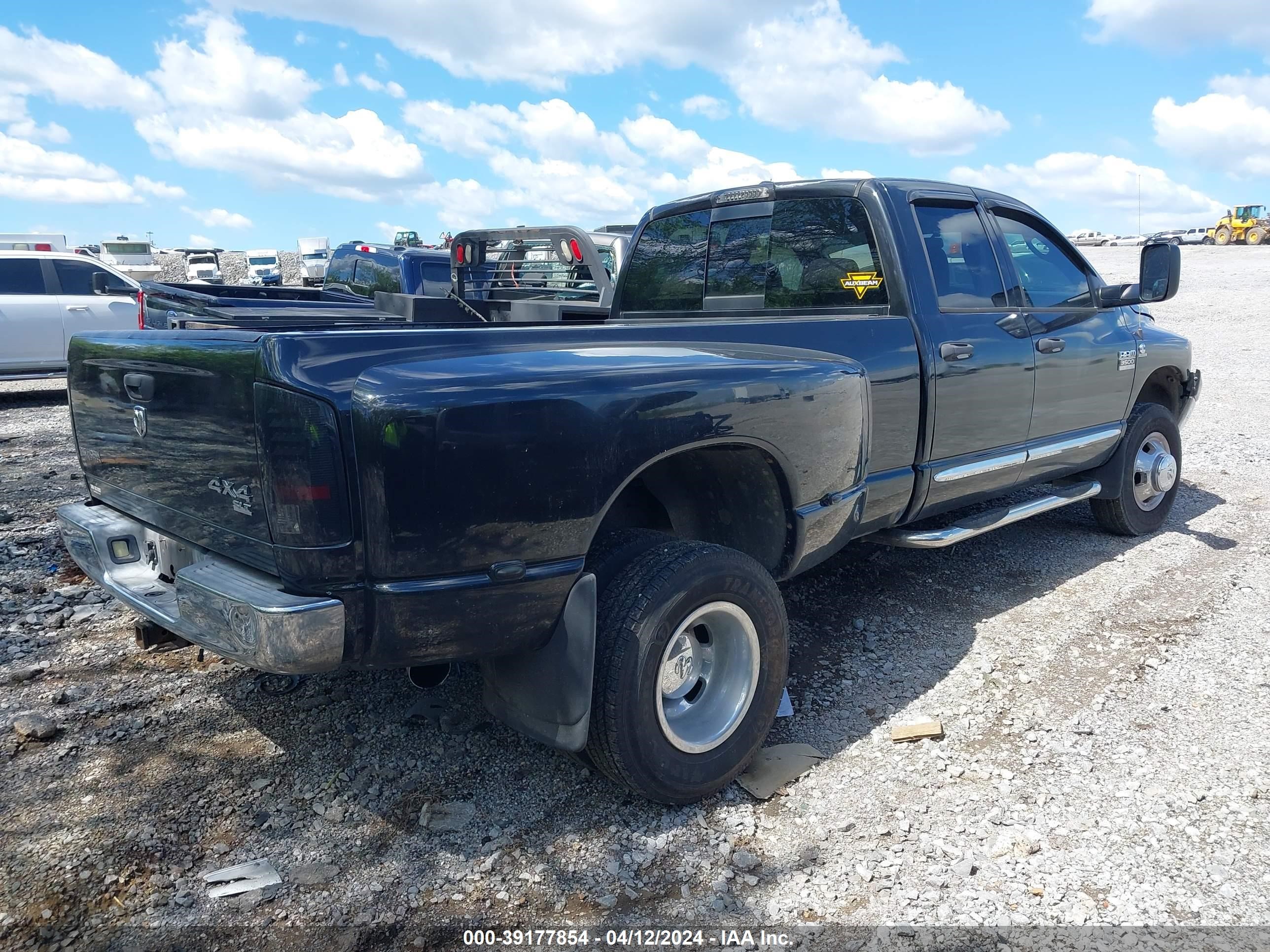 Photo 3 VIN: 3D7MX48CX7G717228 - DODGE RAM 